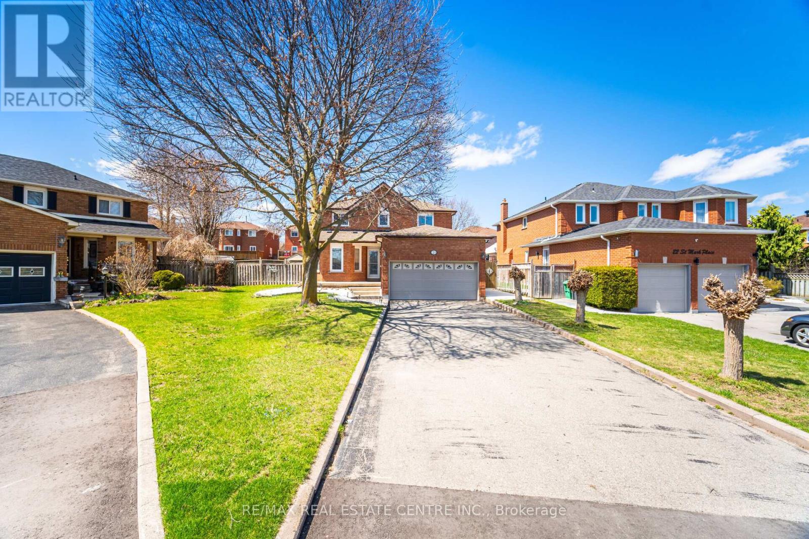 20 St Mark Pl, Brampton, ON L6X 3W5