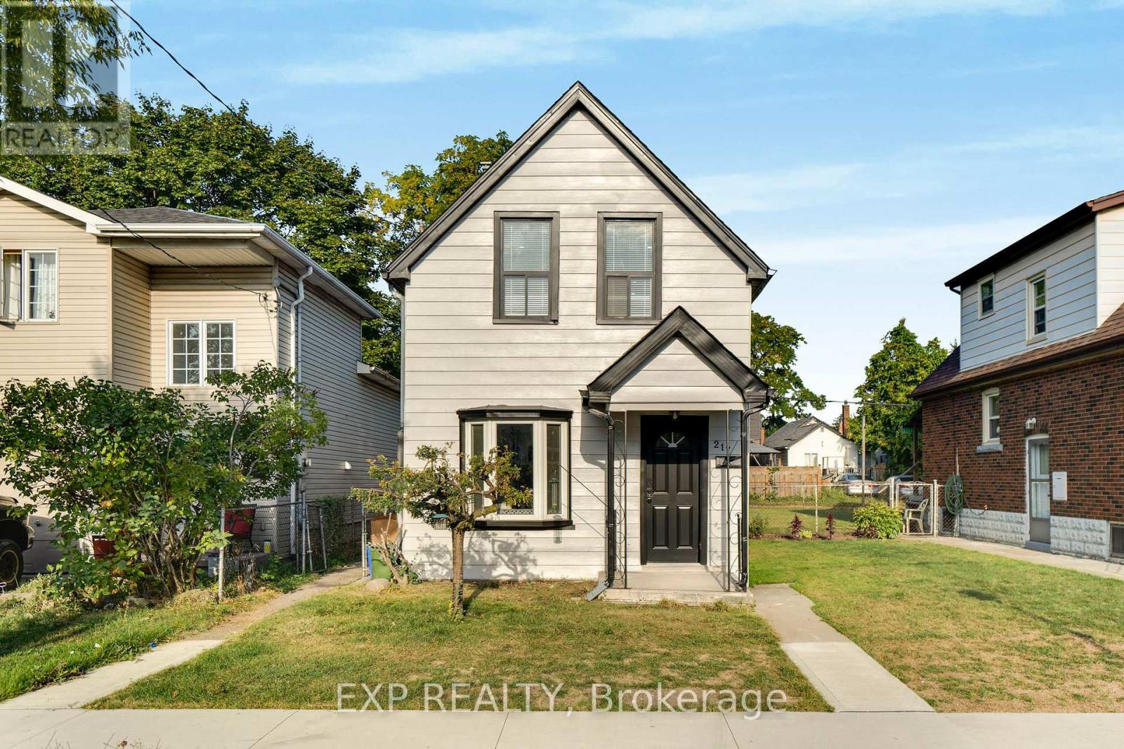217 Fairfield Ave, Hamilton, ON L8H 5H5