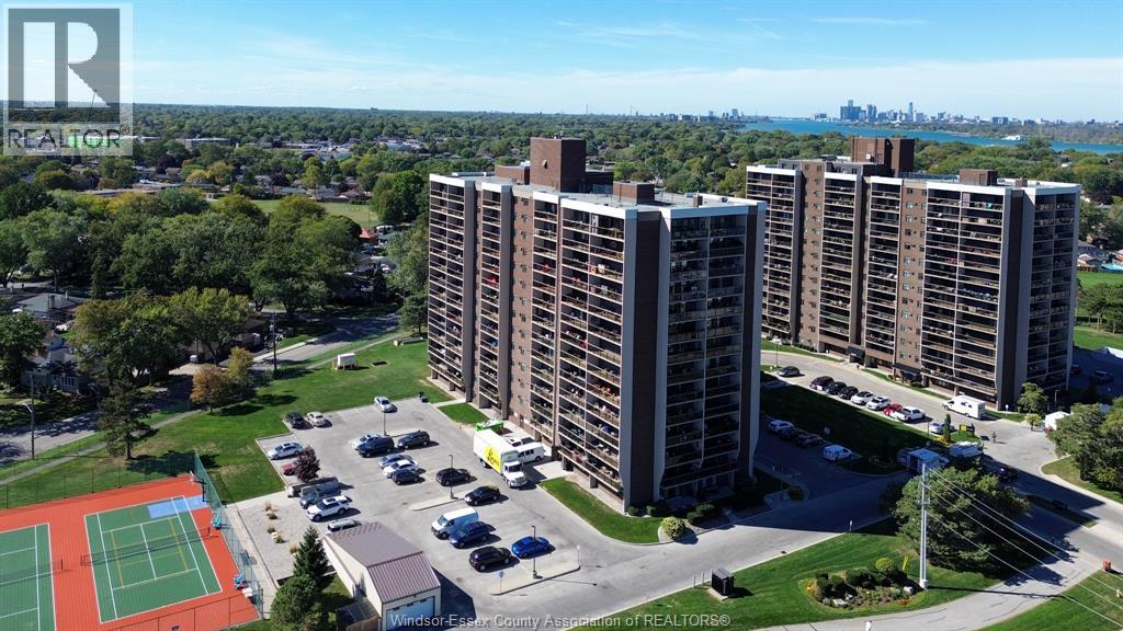 9099 Riverside Dr E Unit 809, Windsor, ON N8S 4R1