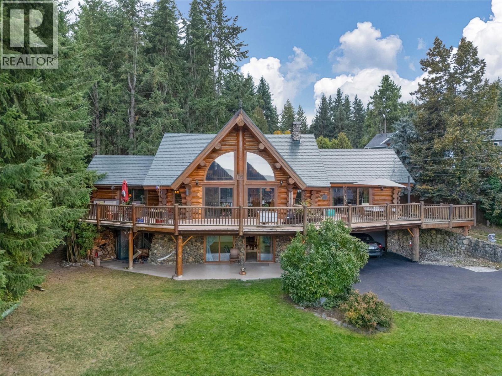 2462 Leisure Rd, Blind Bay, BC V0E 1H1