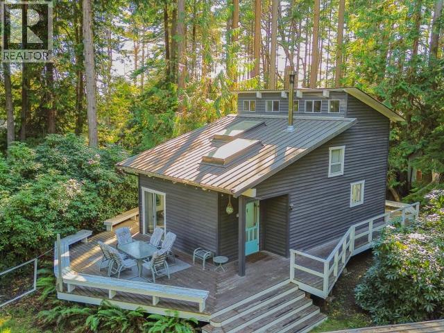 2742 Vancouver Blvd, Savary Island, BC V0N 2G0