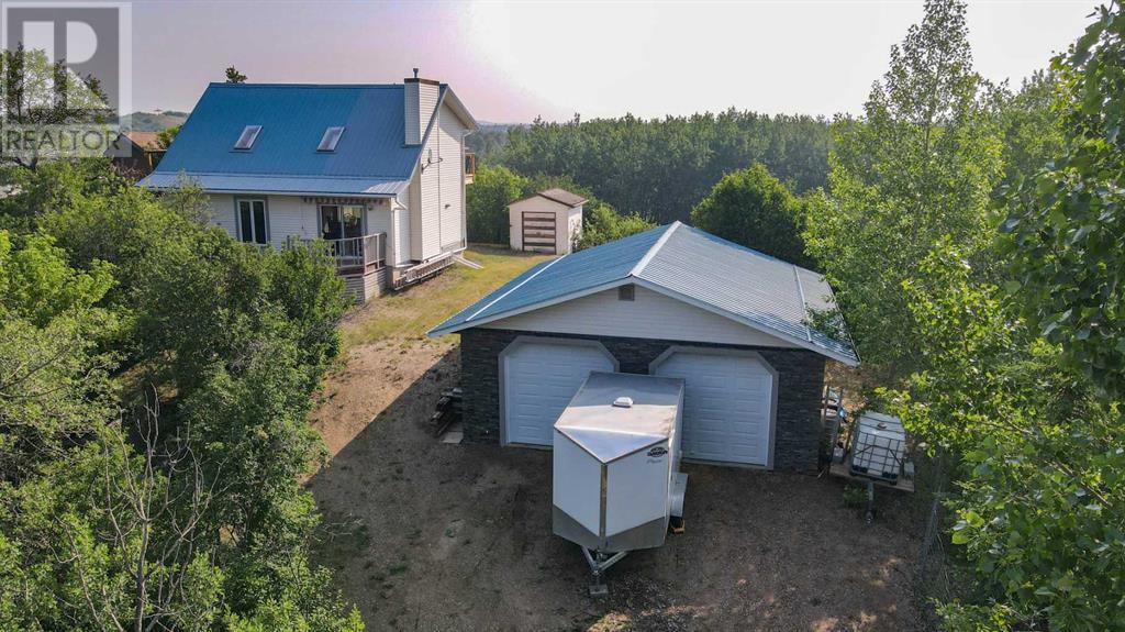 14 16 1st St, White Sands, AB T0C 3B0
