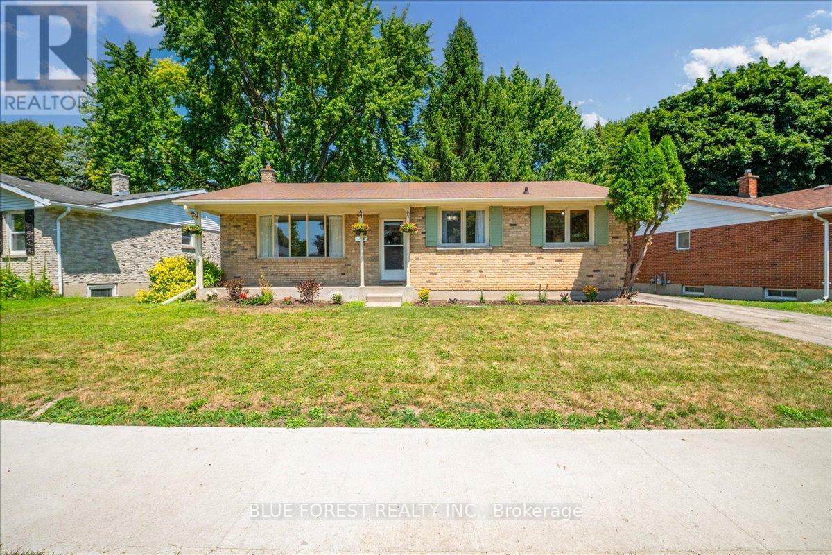 1451 Stoneybrook Cres, London, ON N5X 1C3