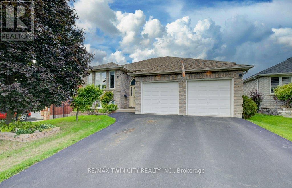 12 Bradbury Cres, Brant, ON N3L 4E1