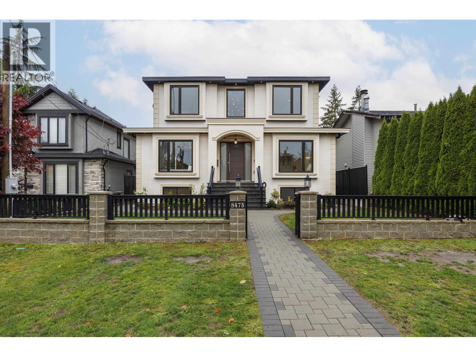 8475 12th Avenue, Burnaby, BC V3N 2L8