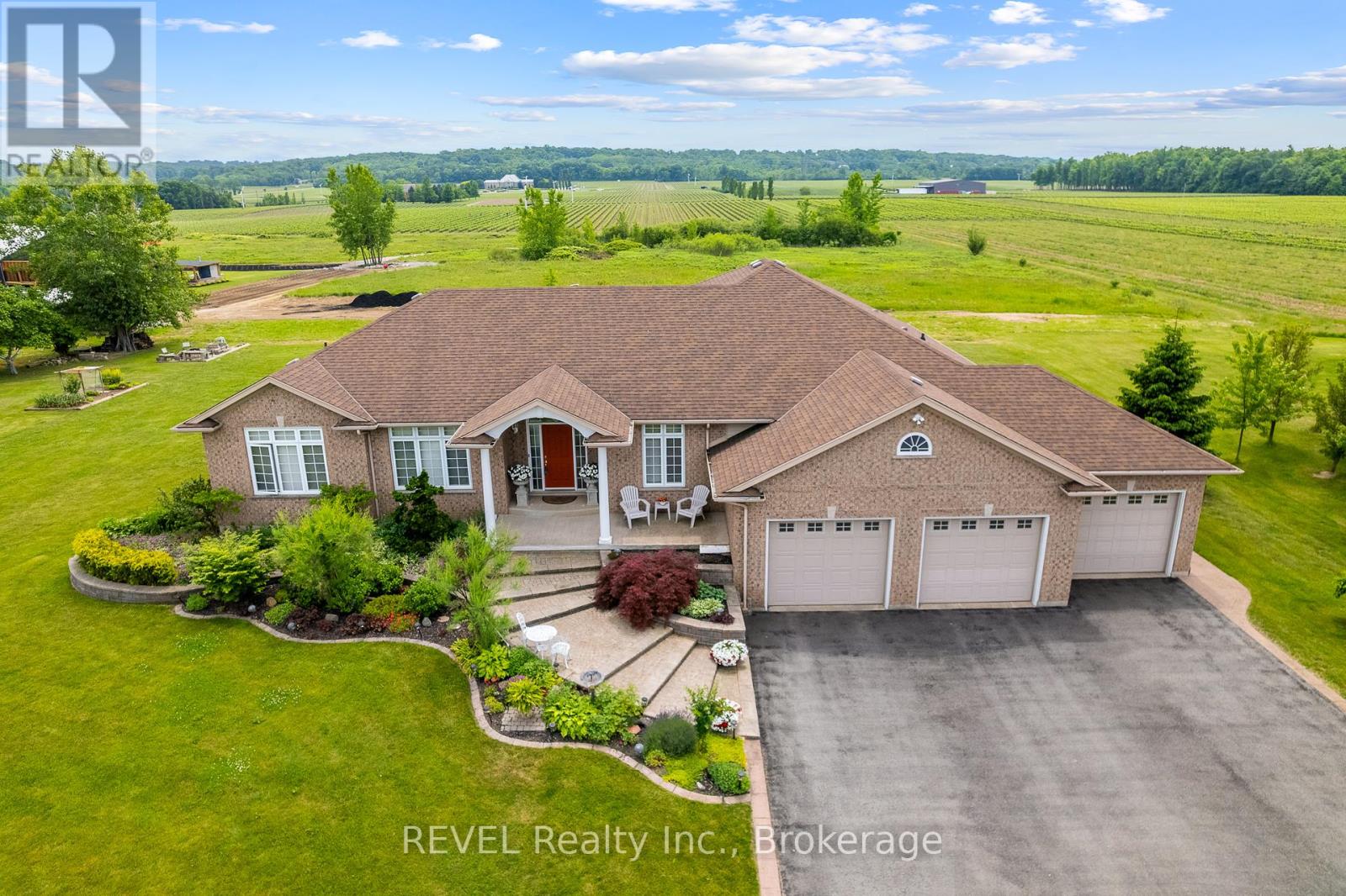 925 Queenston Rd, Niagara-on-the-lake St. Davids, ON L0S 1J0