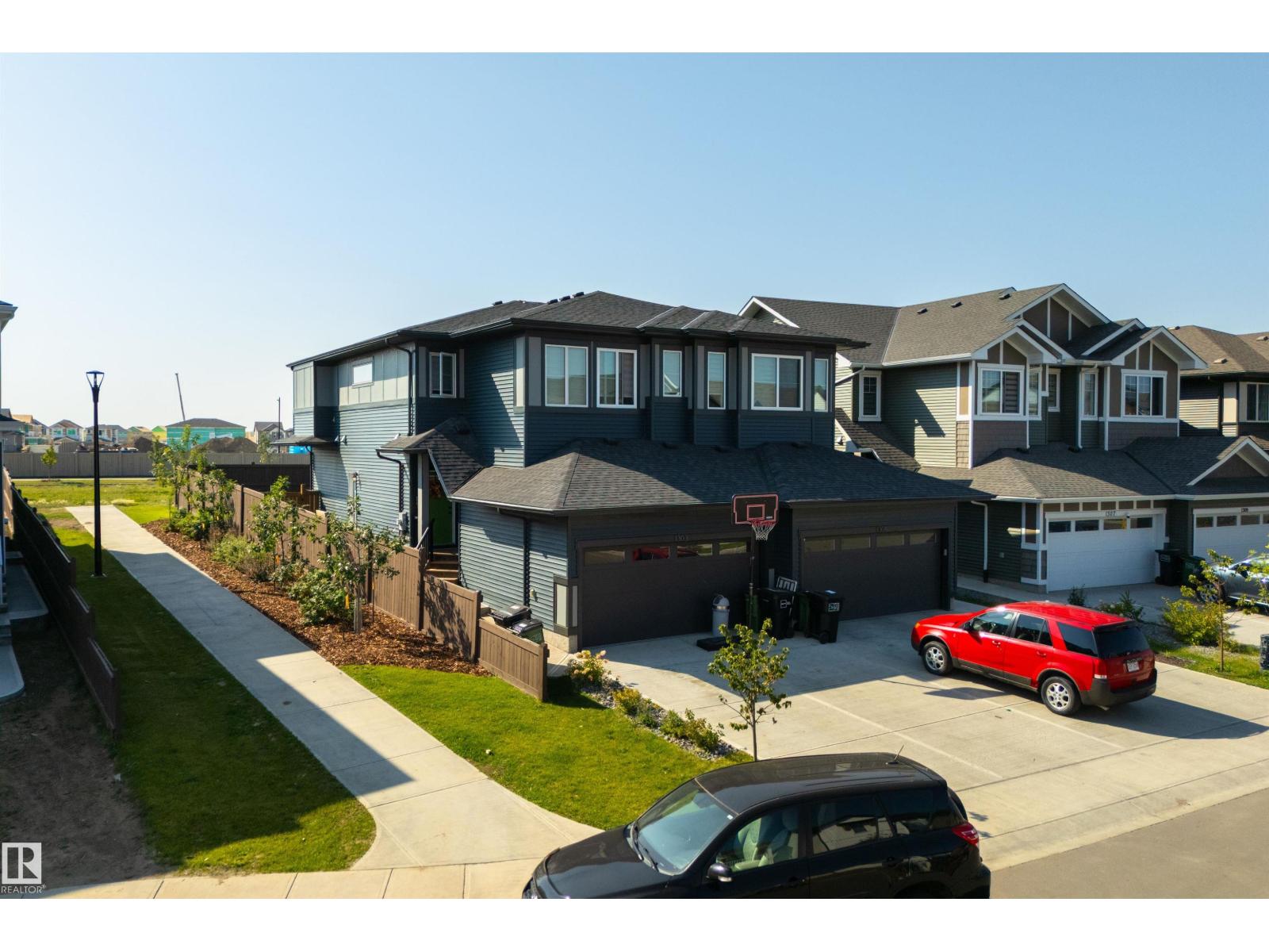 1303 Podersky Wd SW, Edmonton, AB T6W 5E4