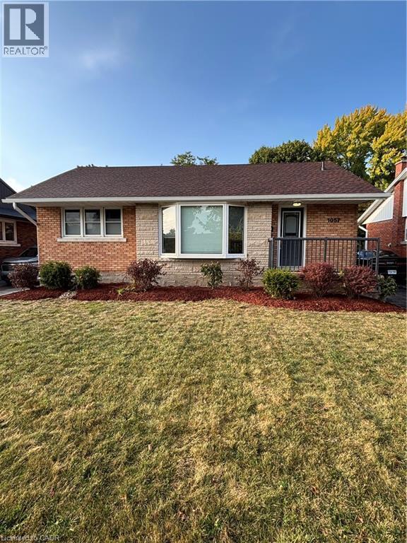 1057 Clare Ave, Cambridge, ON N3H 2E2