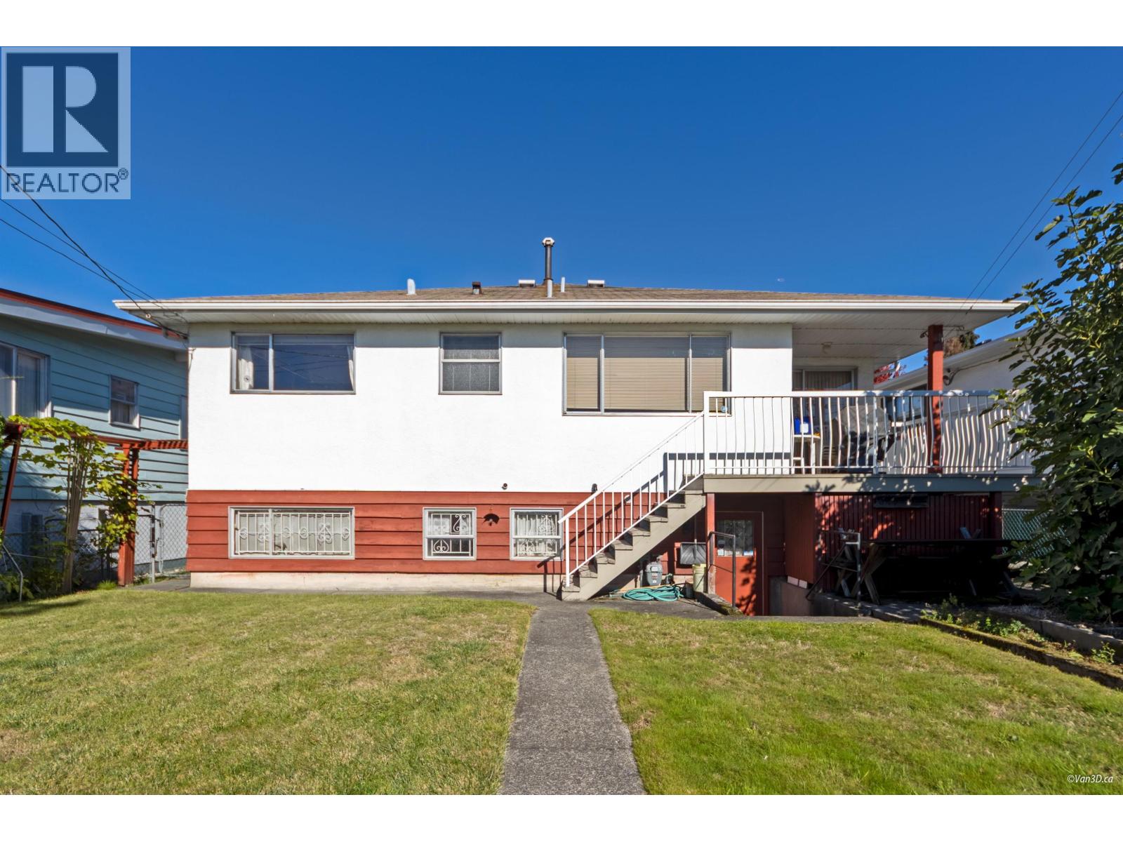 2716 E 49th Ave, Vancouver, BC V5S 1K1