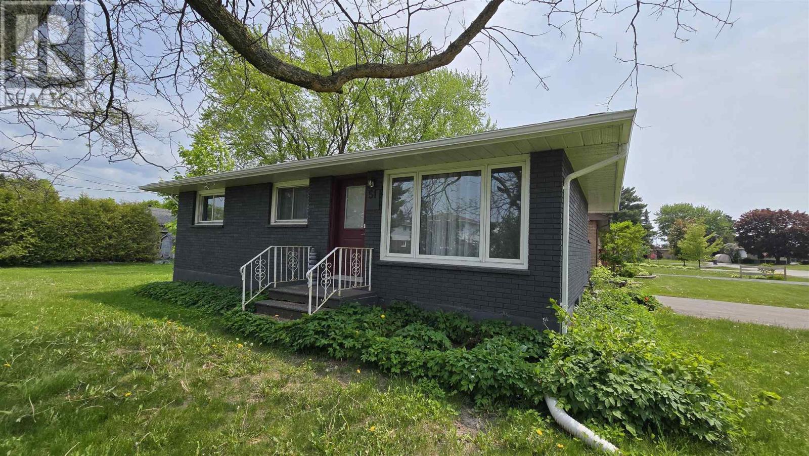 51 Capp Ave, Sault Ste. Marie, ON P6A 3R7