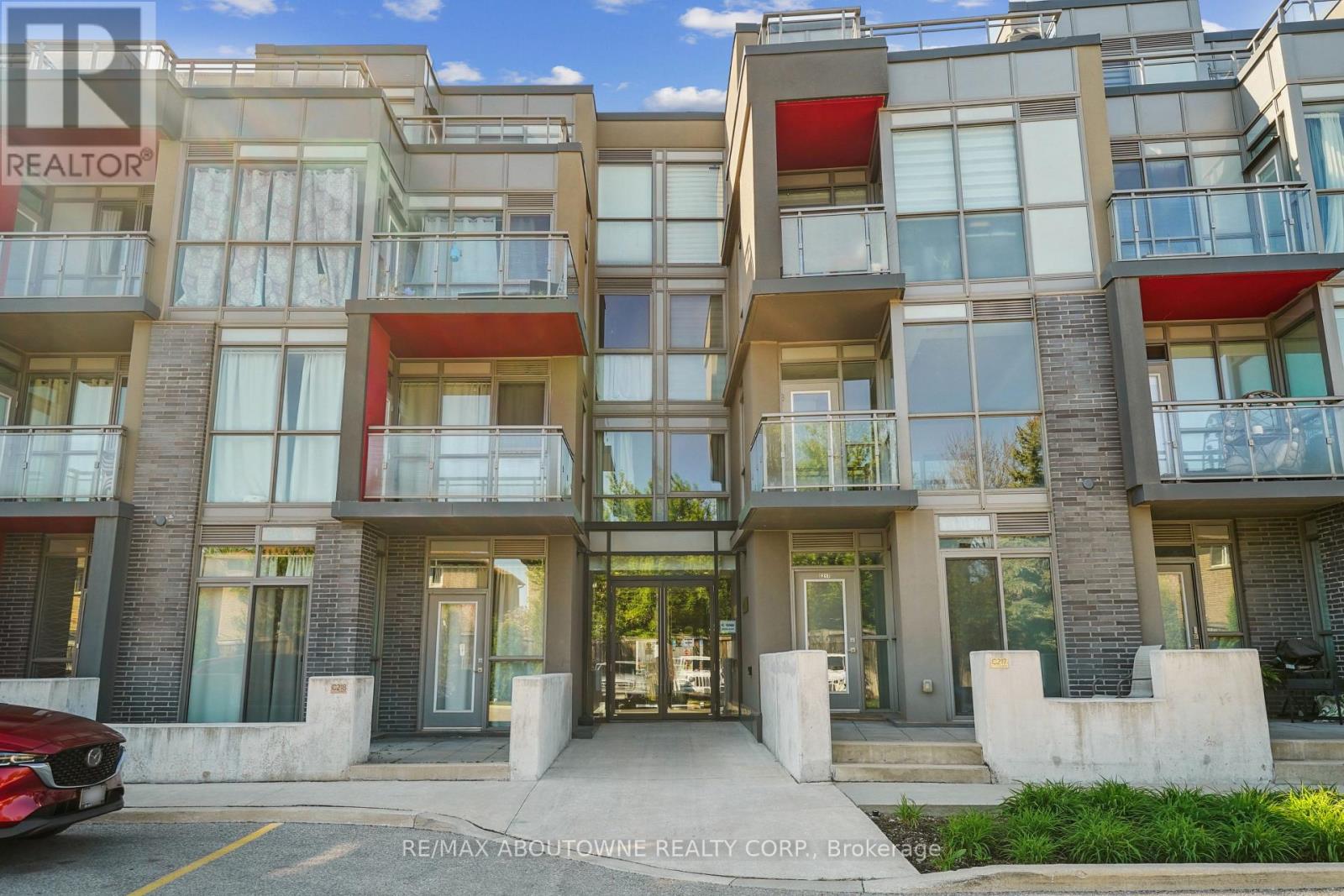 5260 Dundas St C204 St, Burlington Orchard, ON L7L 0J7