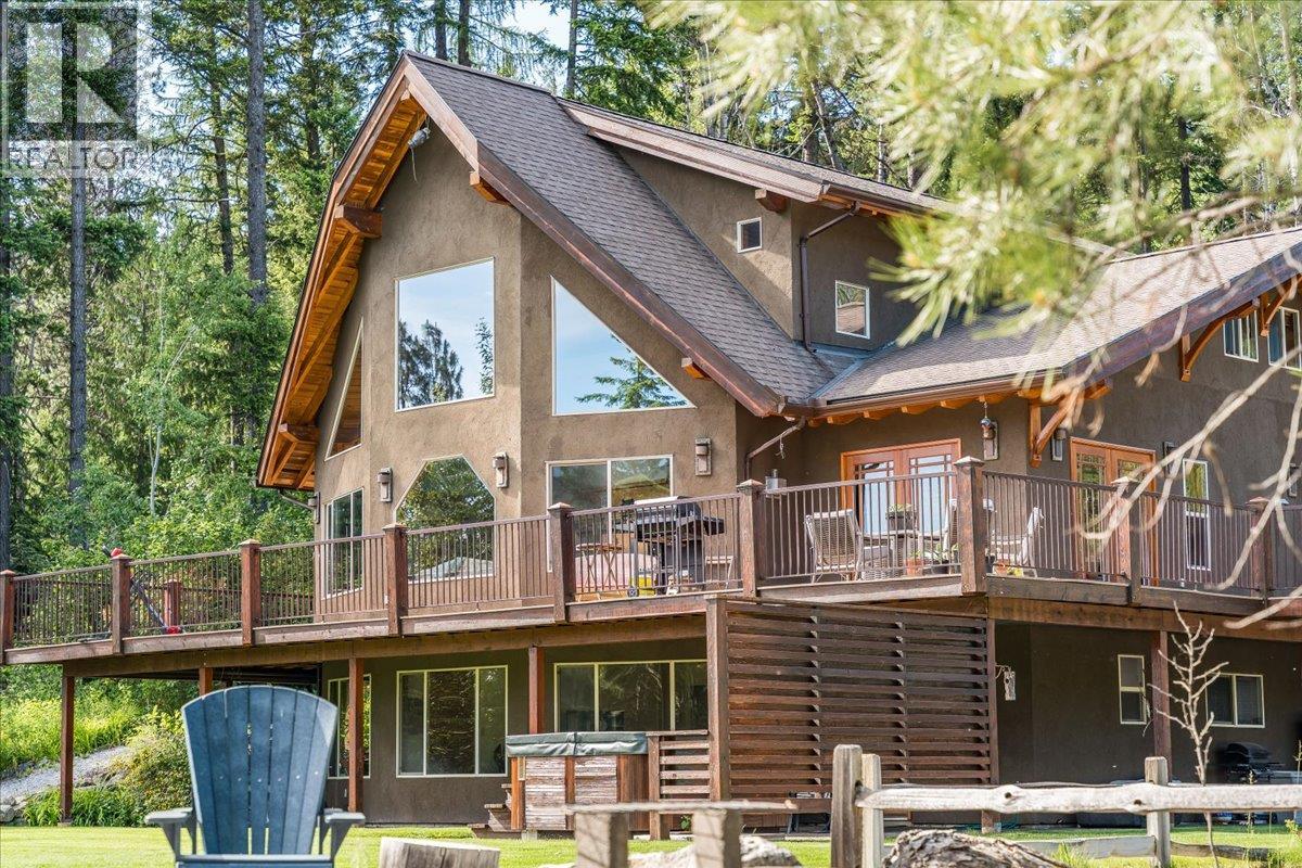 3802 Aaron Rd, Nelson, BC V1L 4H2