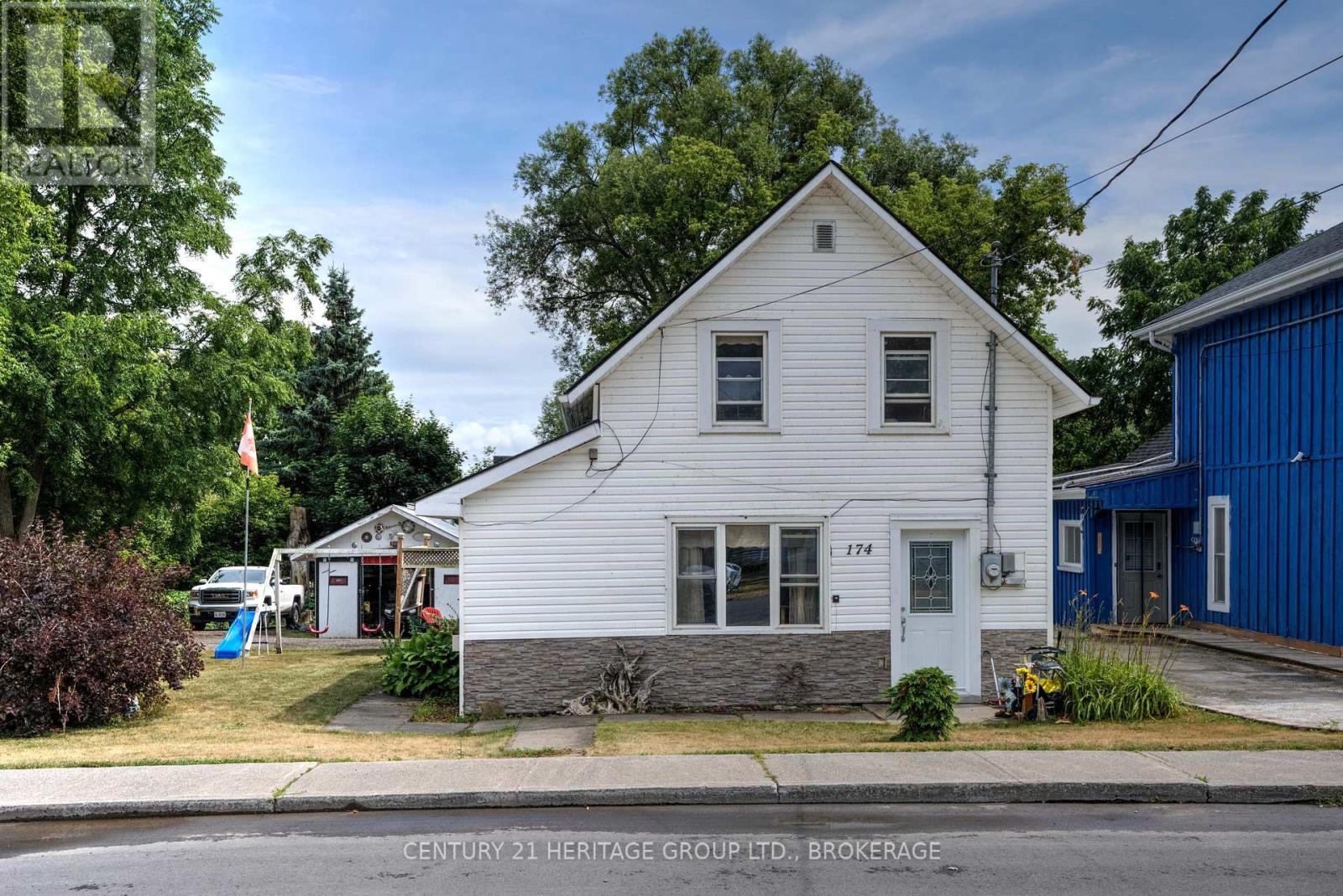 174 Thomas St, Deseronto, ON K0K 1X0