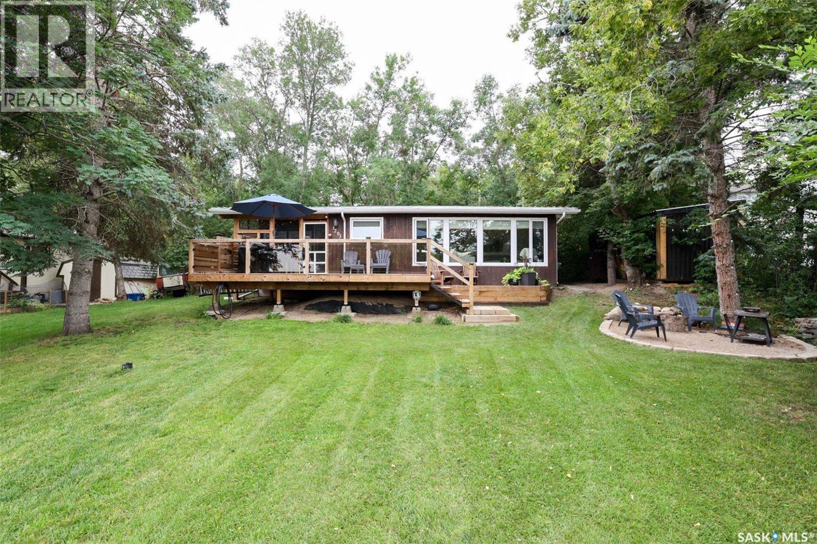 1203 5th Avenue, Regina Beach, SK S0G 4C0