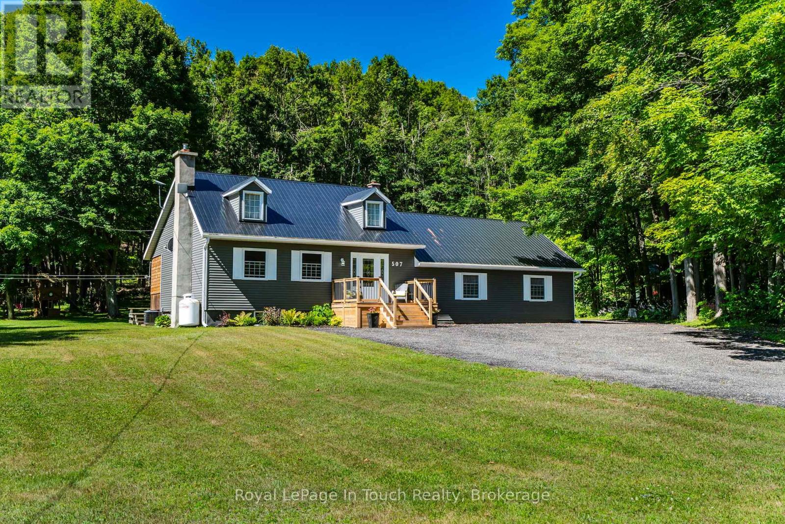 507 Lafontaine Rd E, Tiny, ON L9M 2H7