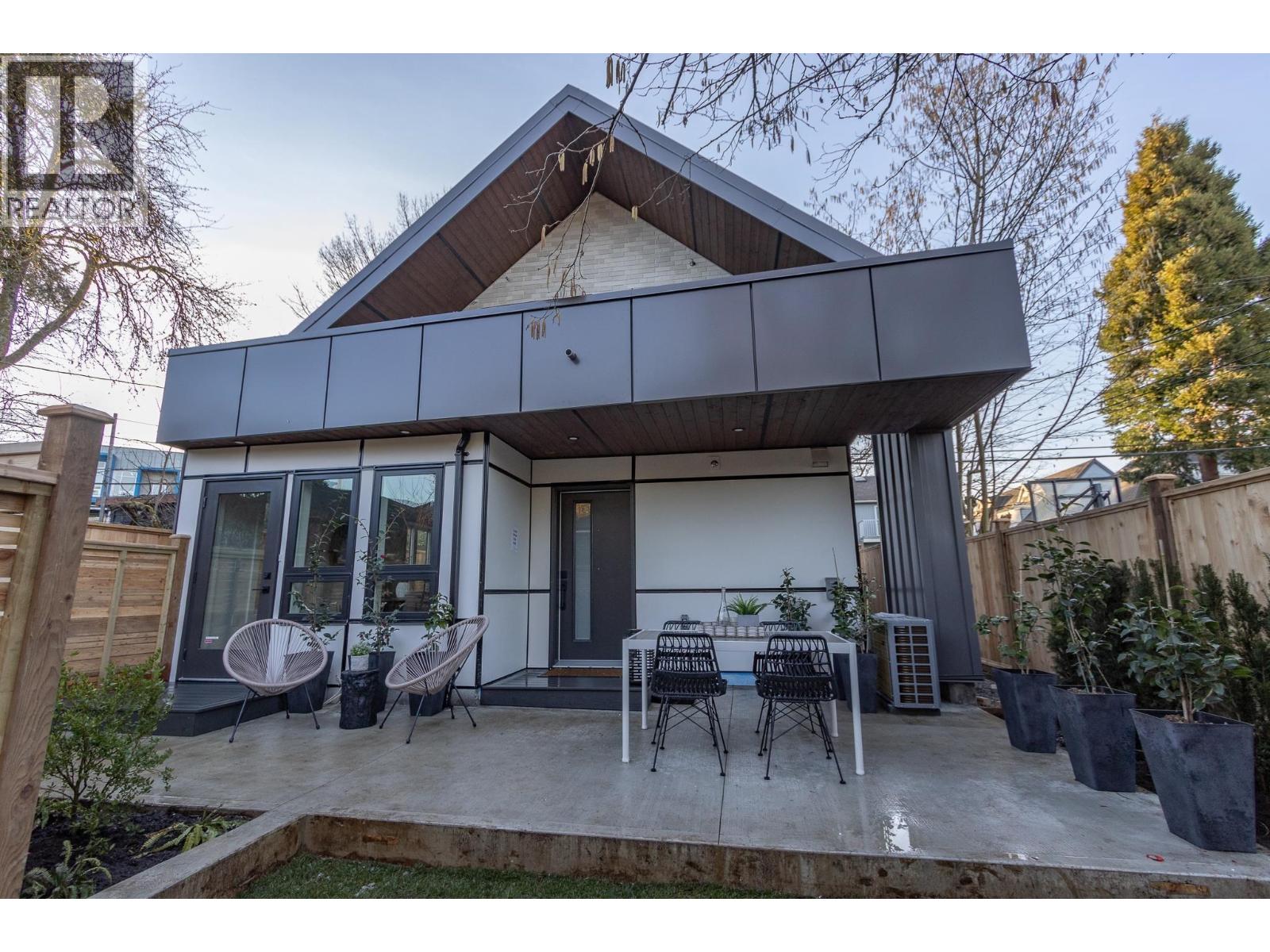 3387 Victoria Dr, Vancouver, BC V5N 4M3