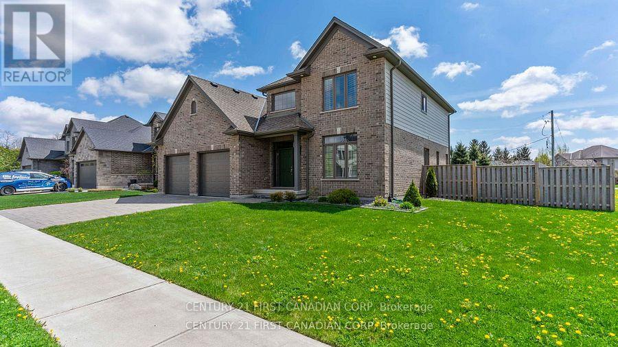102 Caverhill Cres, Middlesex Centre, ON N0L 1R0