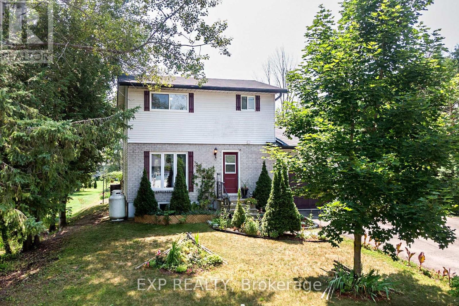 8 Pinewood Blvd, Kawartha Lakes, ON K0M 1B0