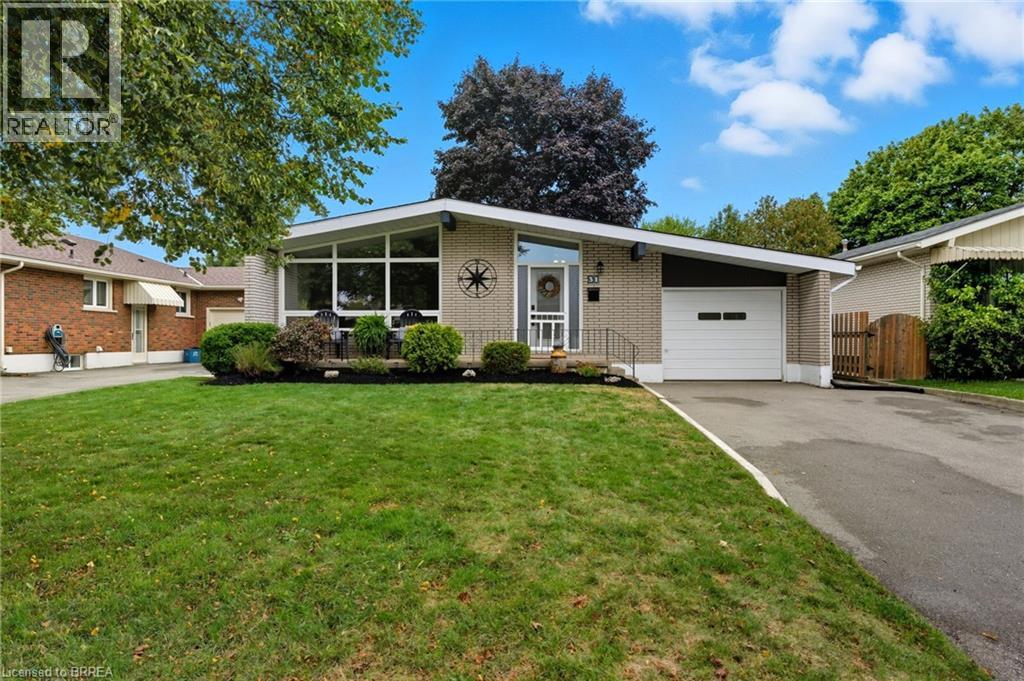 31 Buckingham St, Brantford, ON N3R 3A9