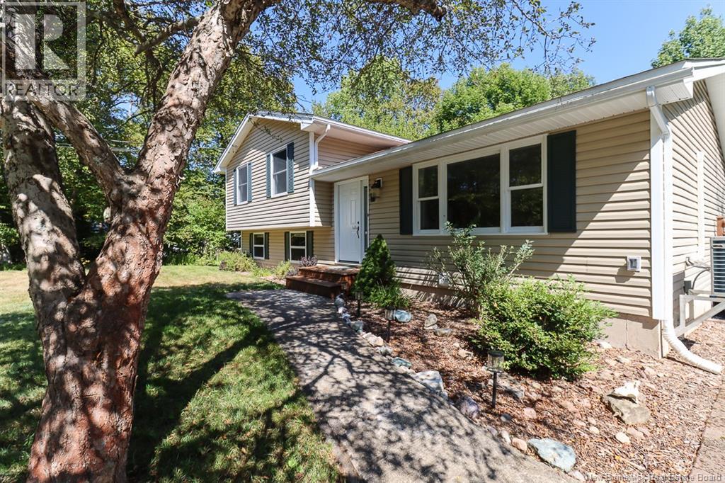 4 Cliff St, Quispamsis, NB E2G 1G3