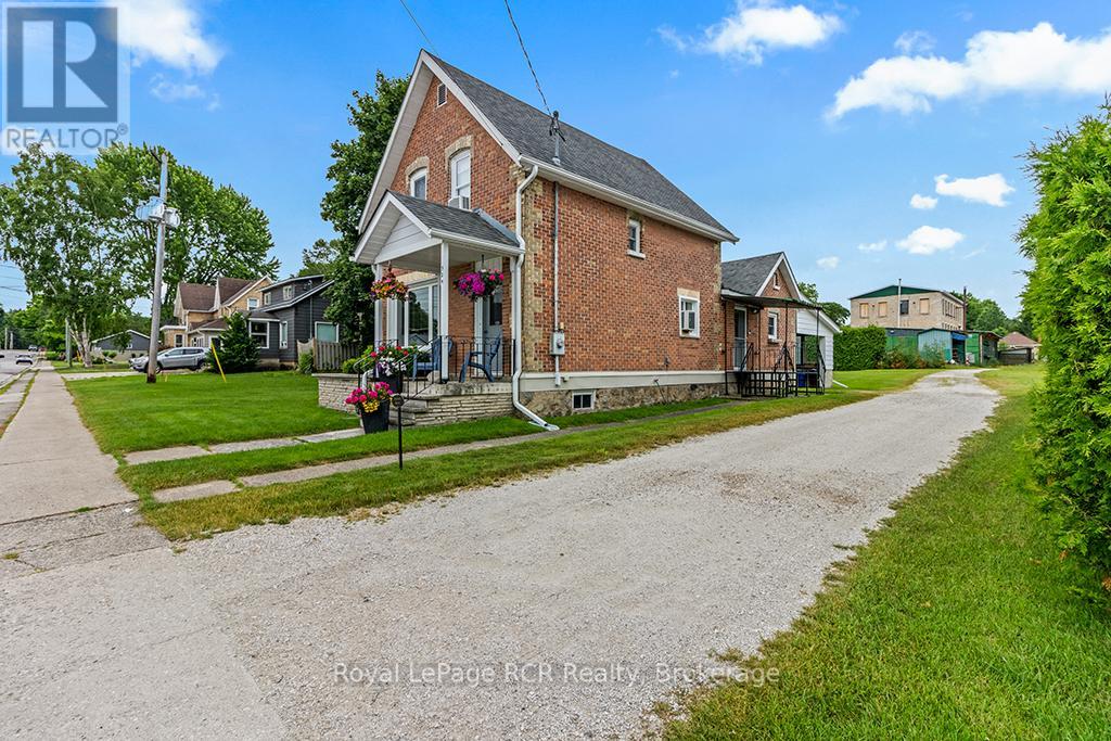 524 Scott St, South Bruce Peninsula, ON N0H 2T0