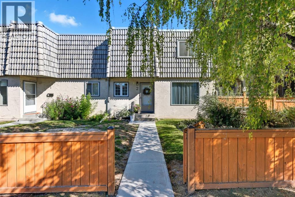 2412 30 Street Sw Unit 2, Calgary, AB T3E 2M1