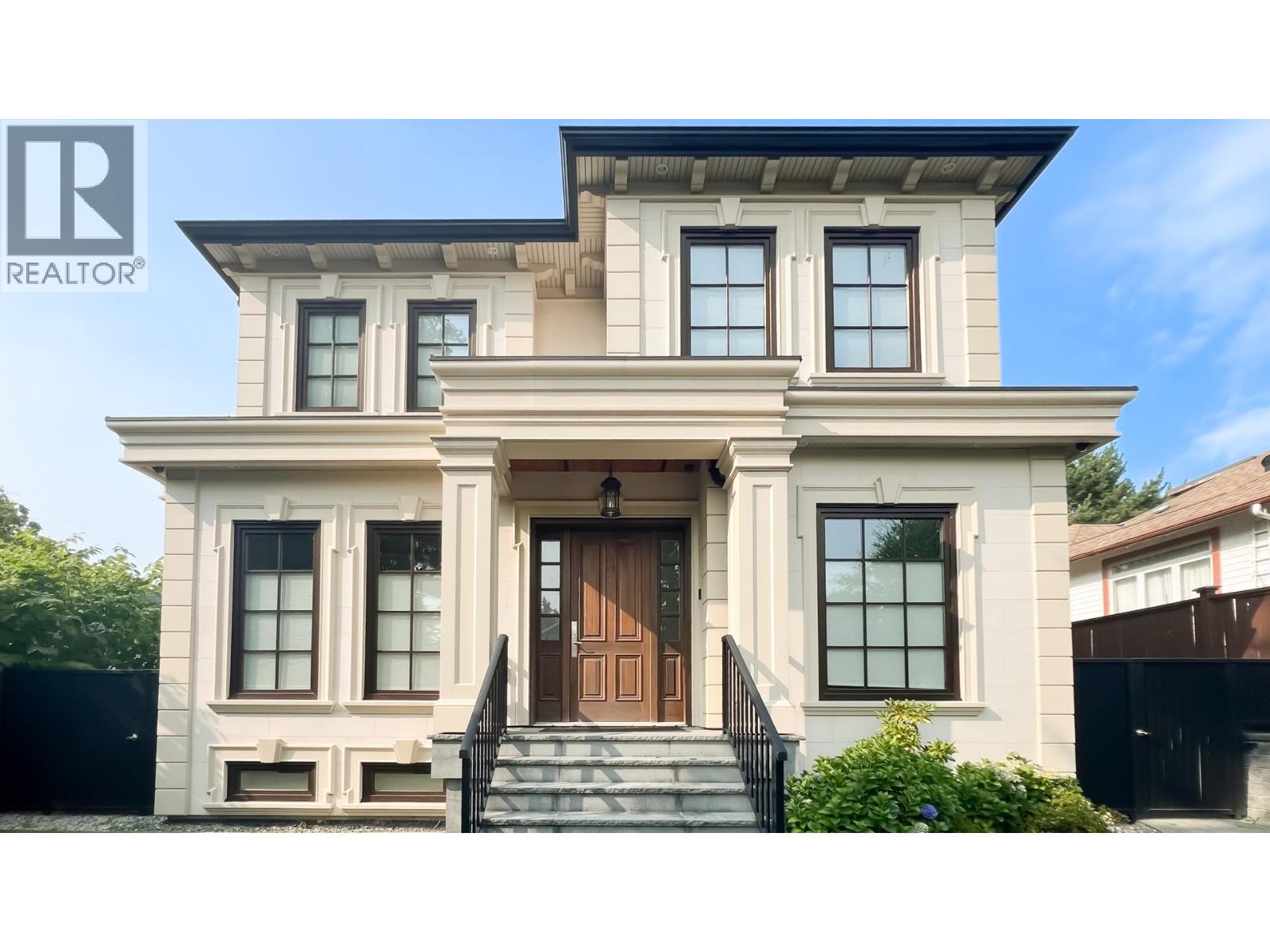 2071 W 36th Ave, Vancouver, BC V6M 1L1