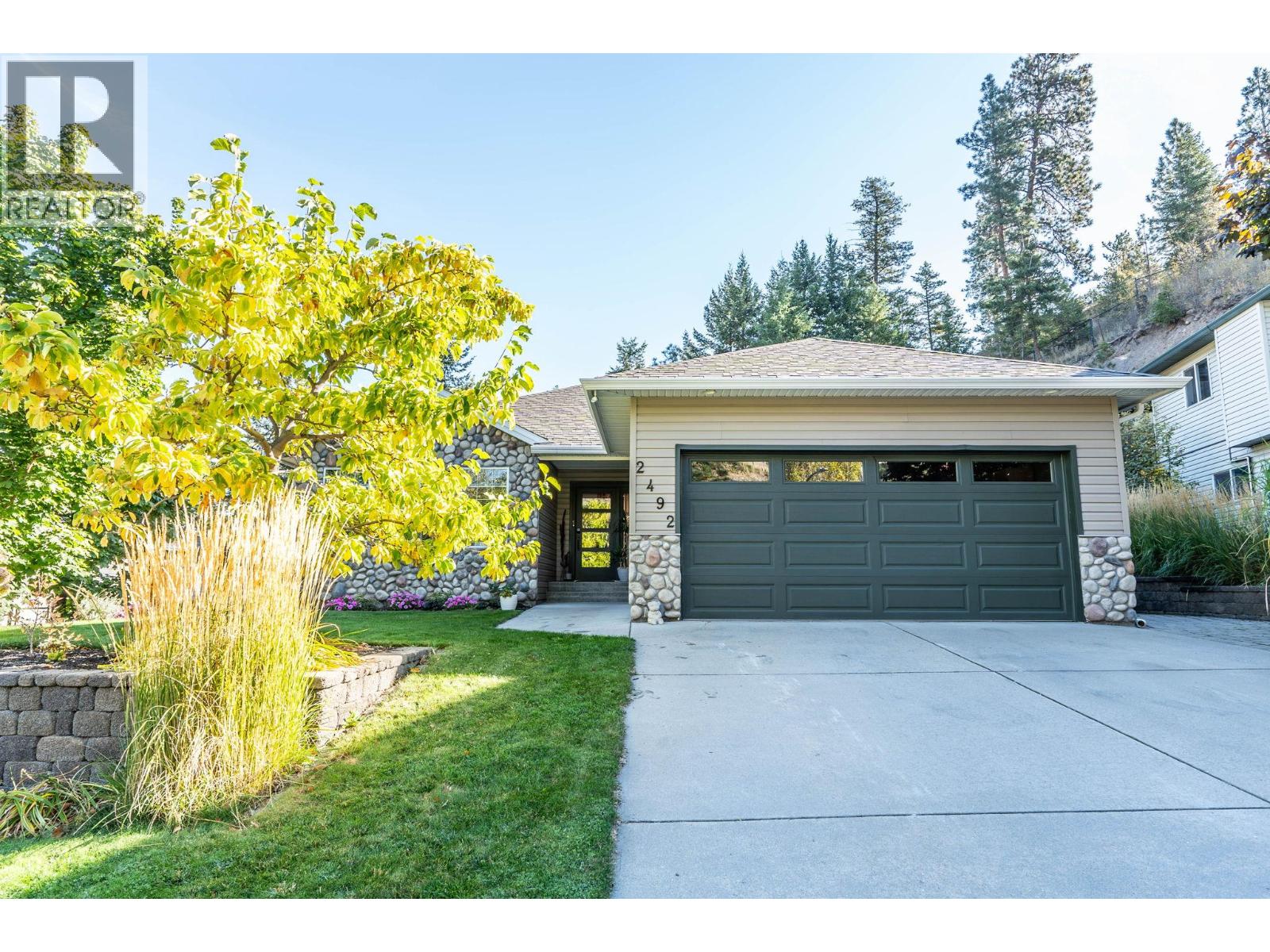 2492 Shannon View Dr, West Kelowna, BC V4T 2T3