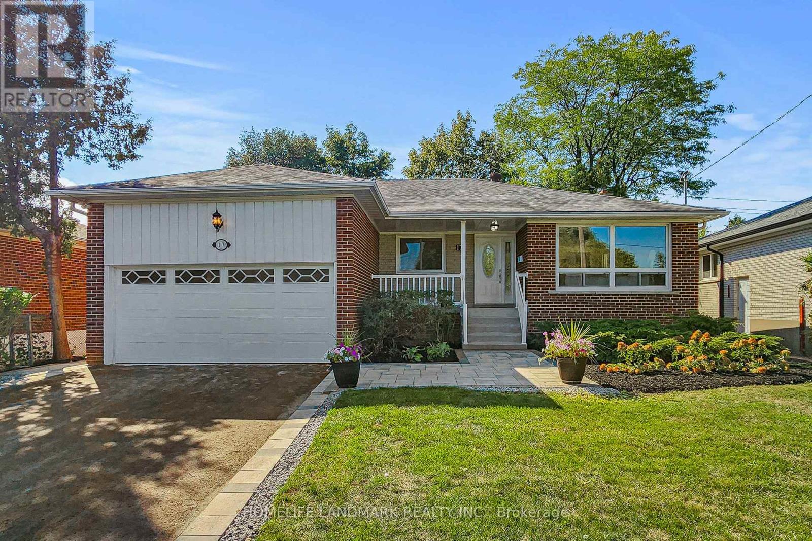 17 Oldborough Cir, Toronto, ON M2J 3A1