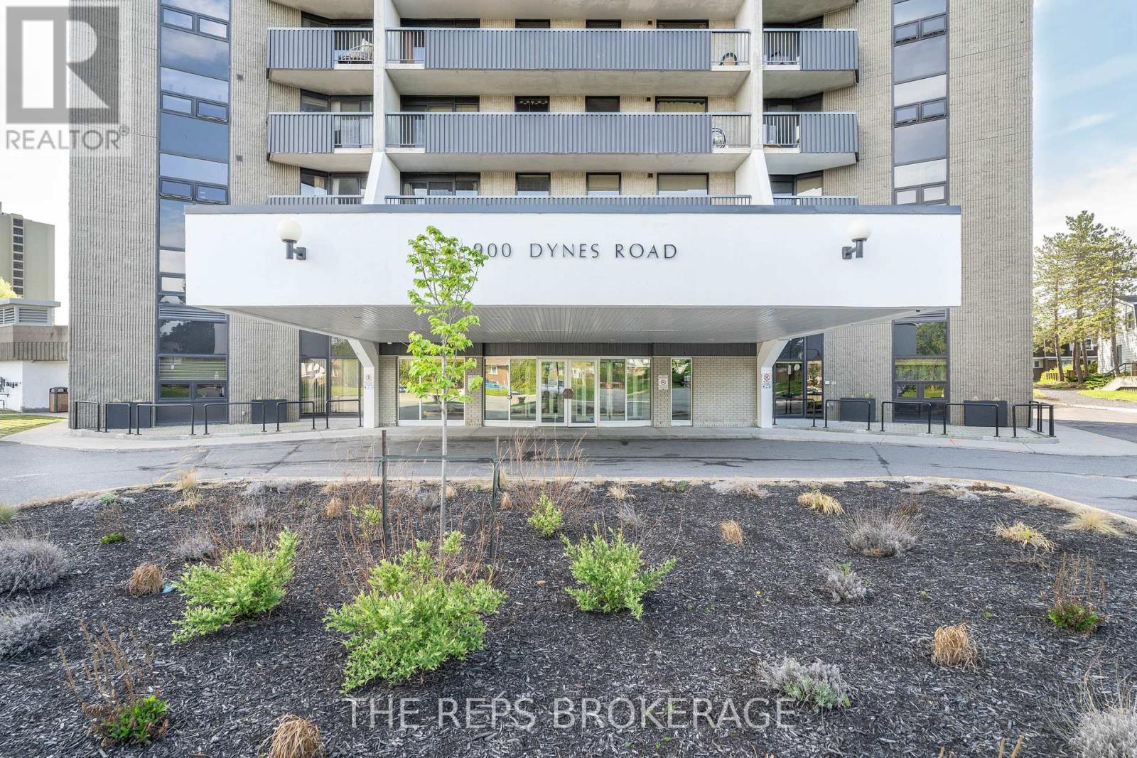 2001 900 Dynes Rd, Ottawa, ON K2C 3L6