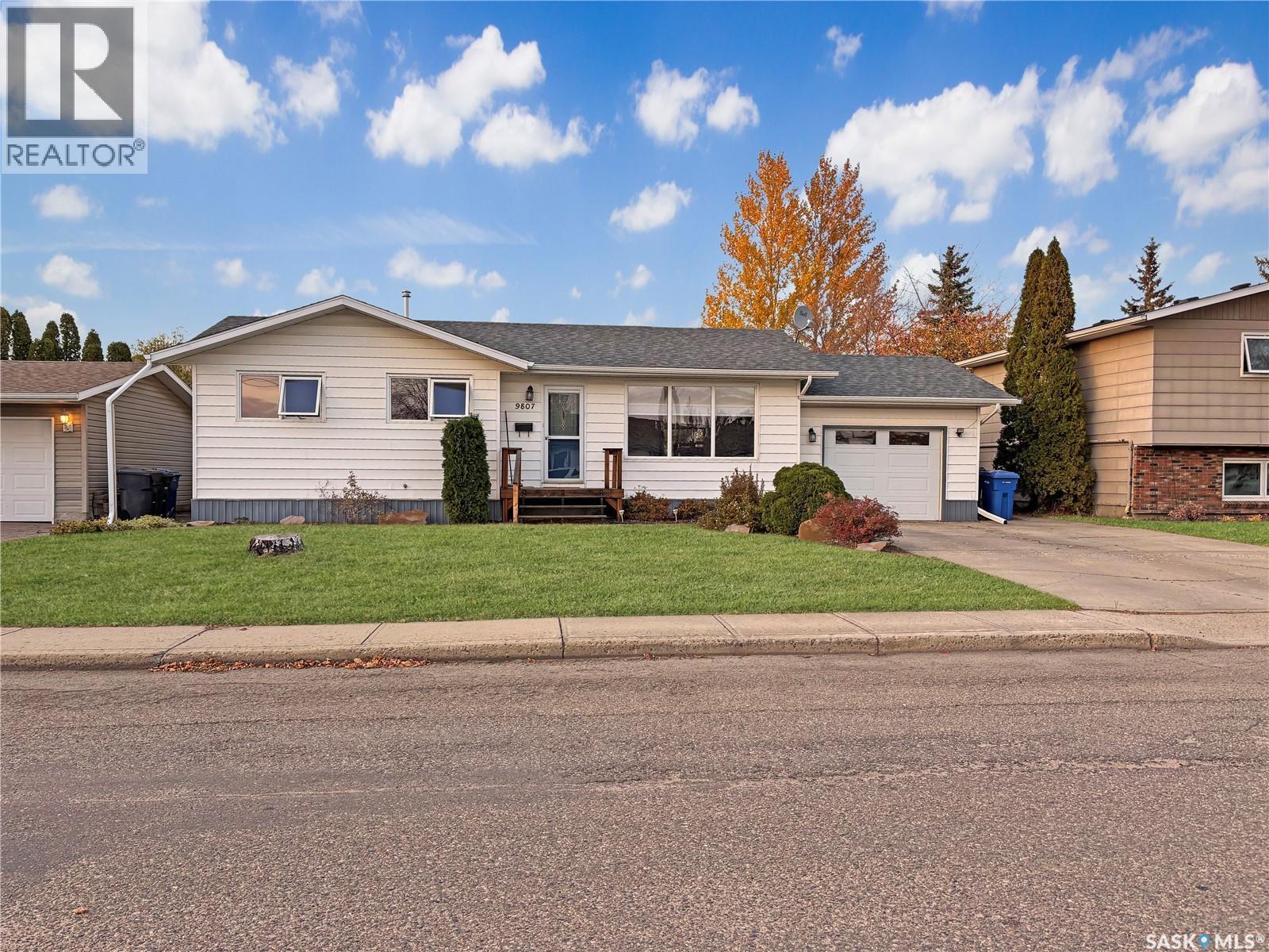 21st Avenue Unit 9807, North Battleford, SK S9A 3K4
