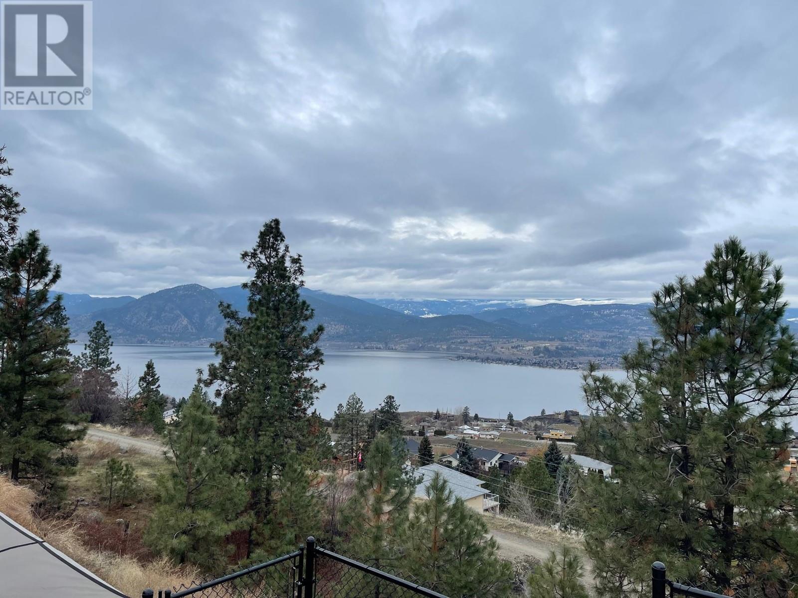 2711 Workman Pl, Naramata, BC V0H 1N1