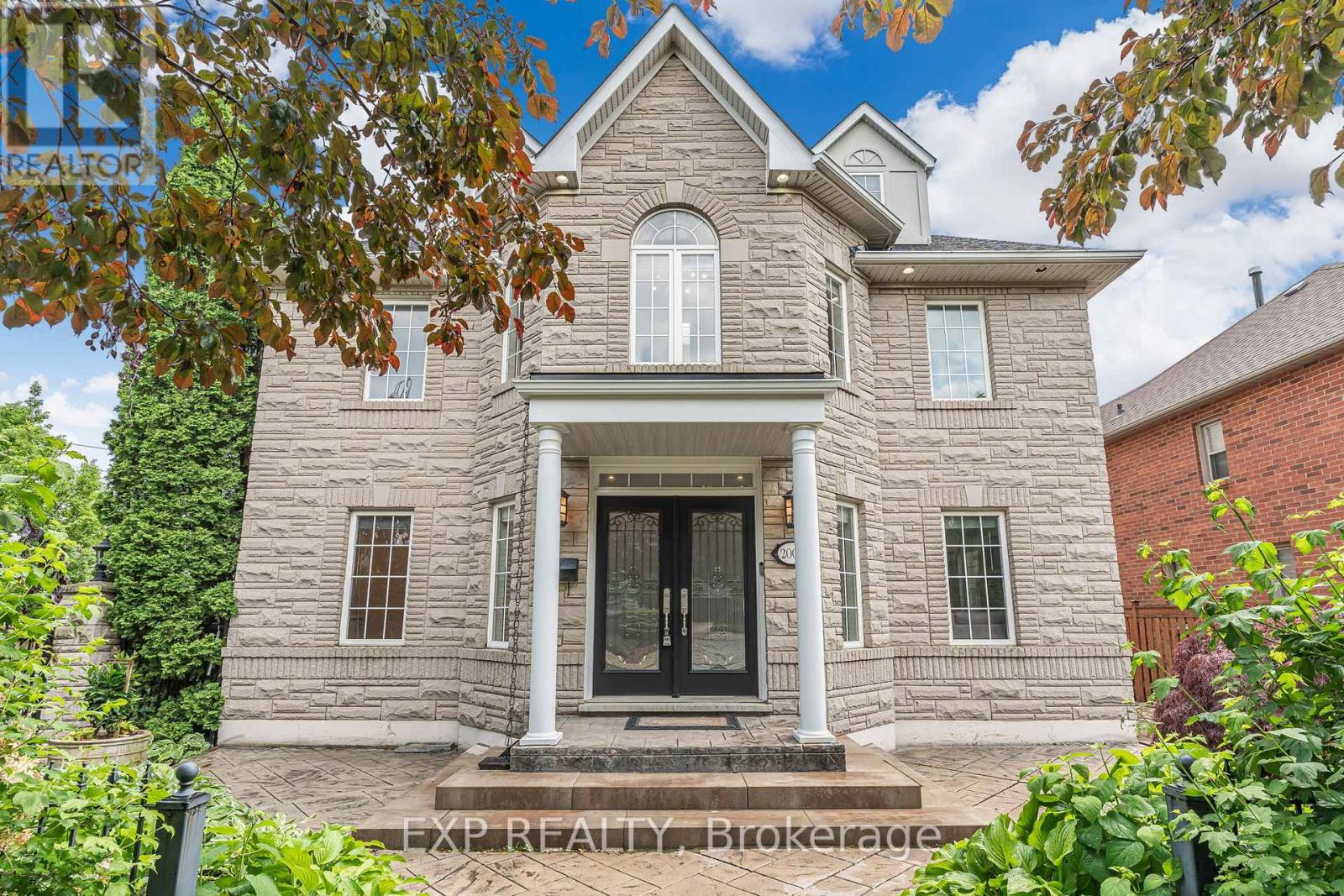 2000 Peak Pl, Oakville, ON L6H 5T2