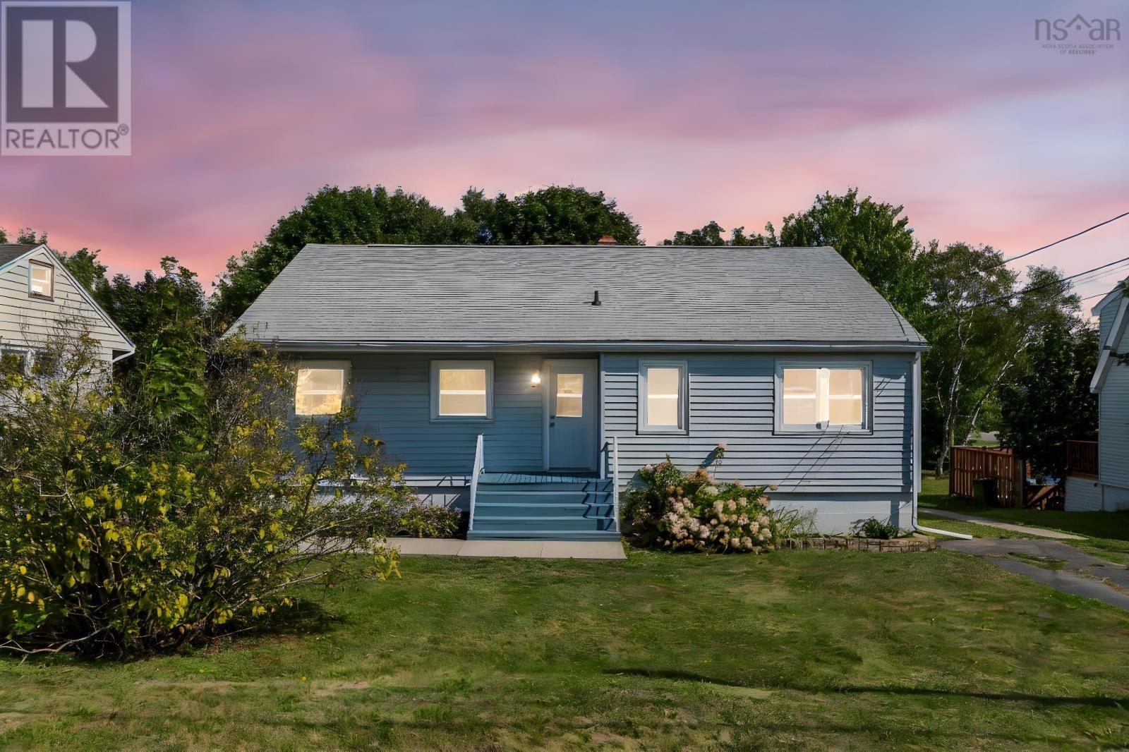 29 Chittick Ave, Dartmouth, NS B3A 3J7