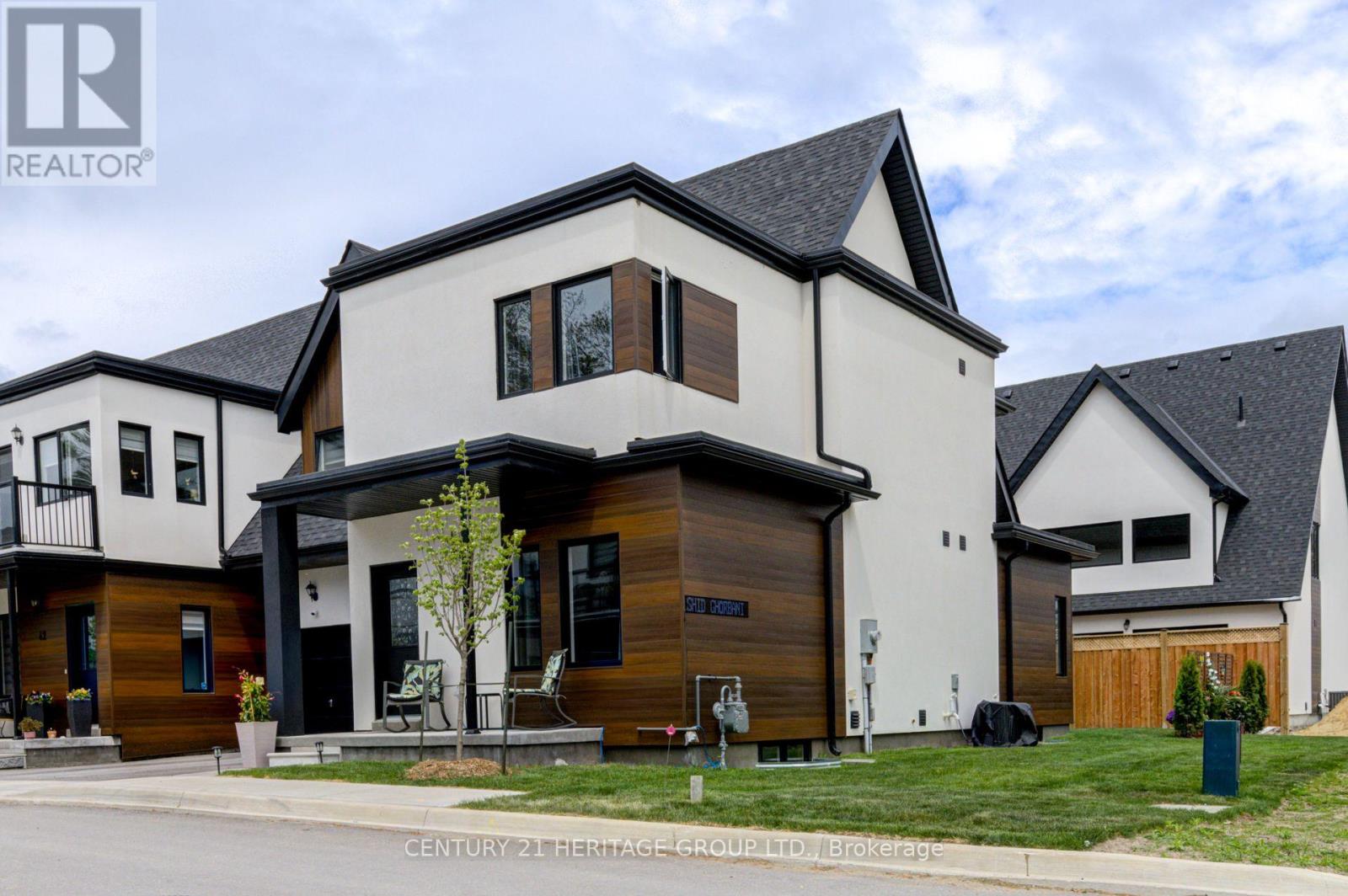 44 Ruby Cres, Orillia, ON L3V 8M3