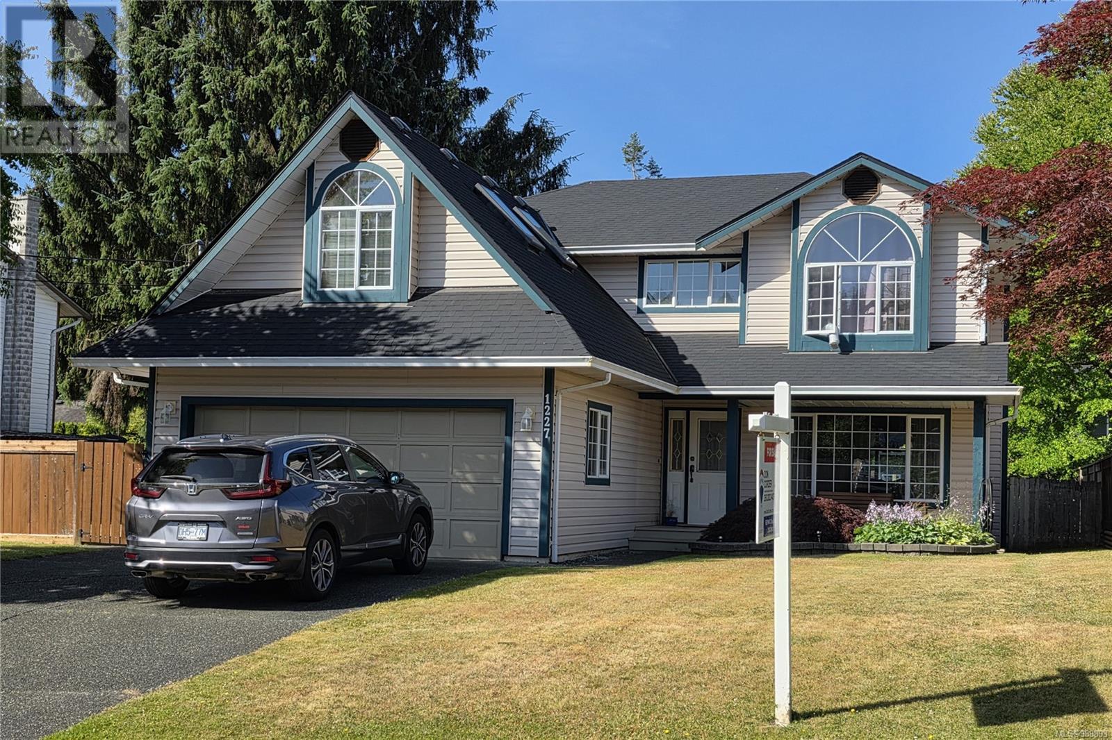 1227 Gazelle Rd, Campbell River, BC V9W 7J8