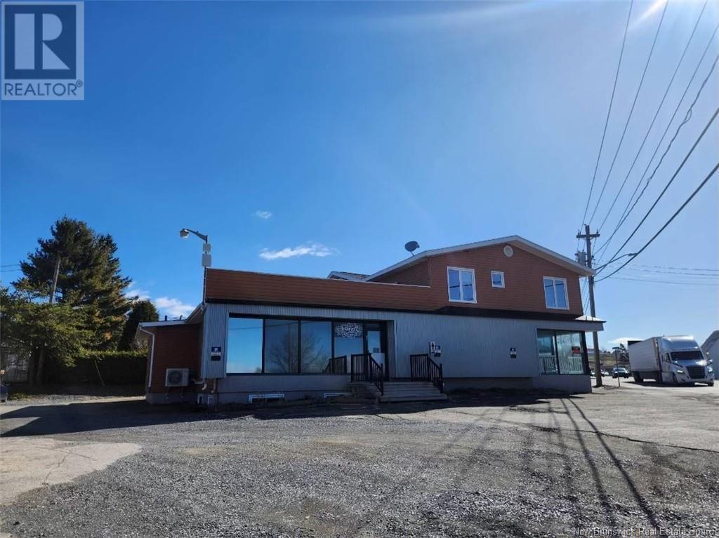 43 Evangeline St, Grand Falls, NB E3Y 1B9