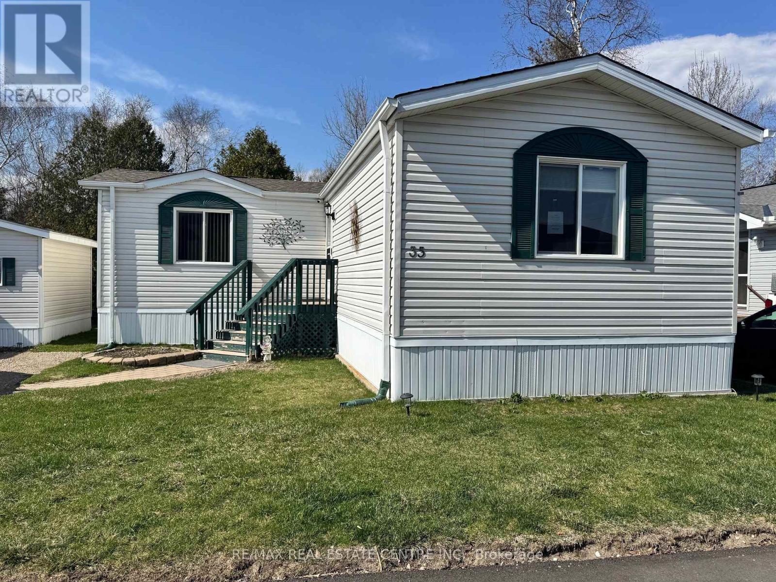 35 Water St, Puslinch, ON N0B 2C0