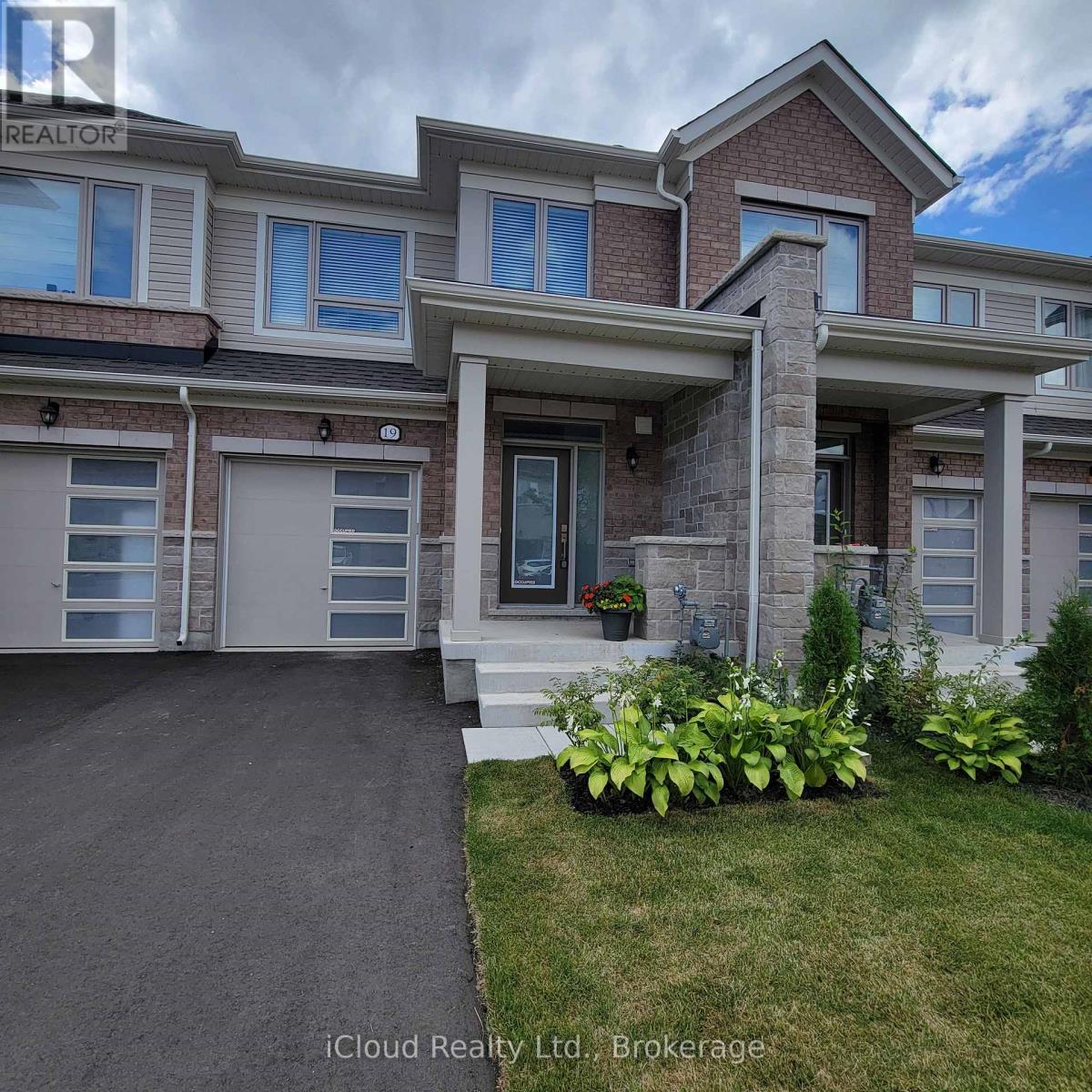 19 Edminston Dr, Centre Wellington Fergus, ON N1M 0J3