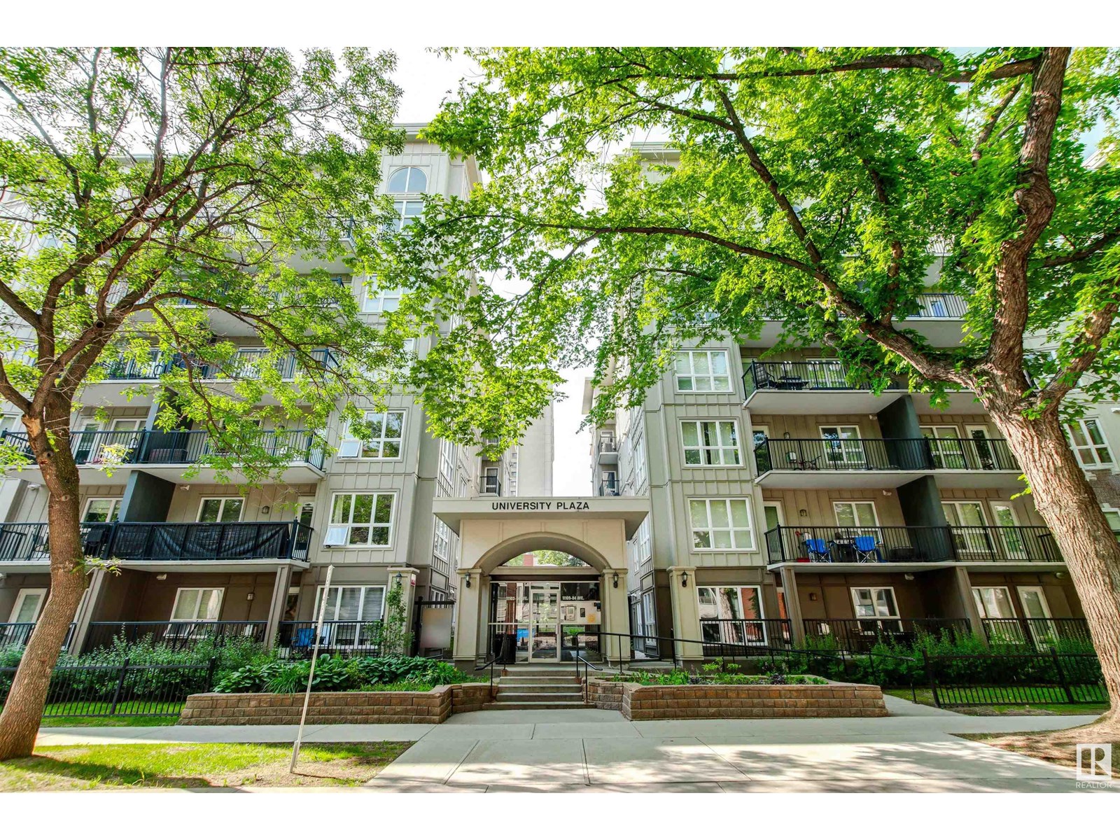 11103 84 Avenue Northwest #308, Edmonton, AB T6G 2X4