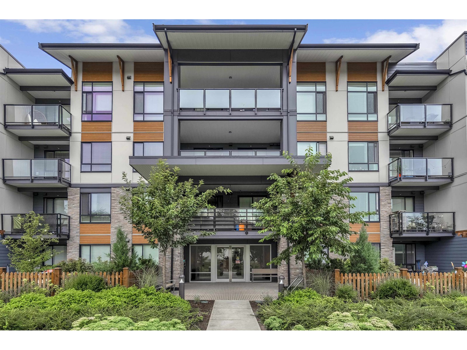 7506 199a Street Unit 105, Langley, BC V2Y 3K9