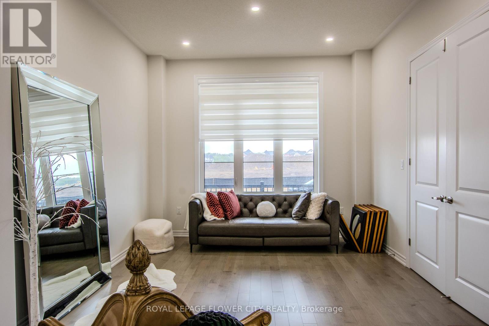 1114 Wickham Rd SE, Innisfil, ON L9S 0P8