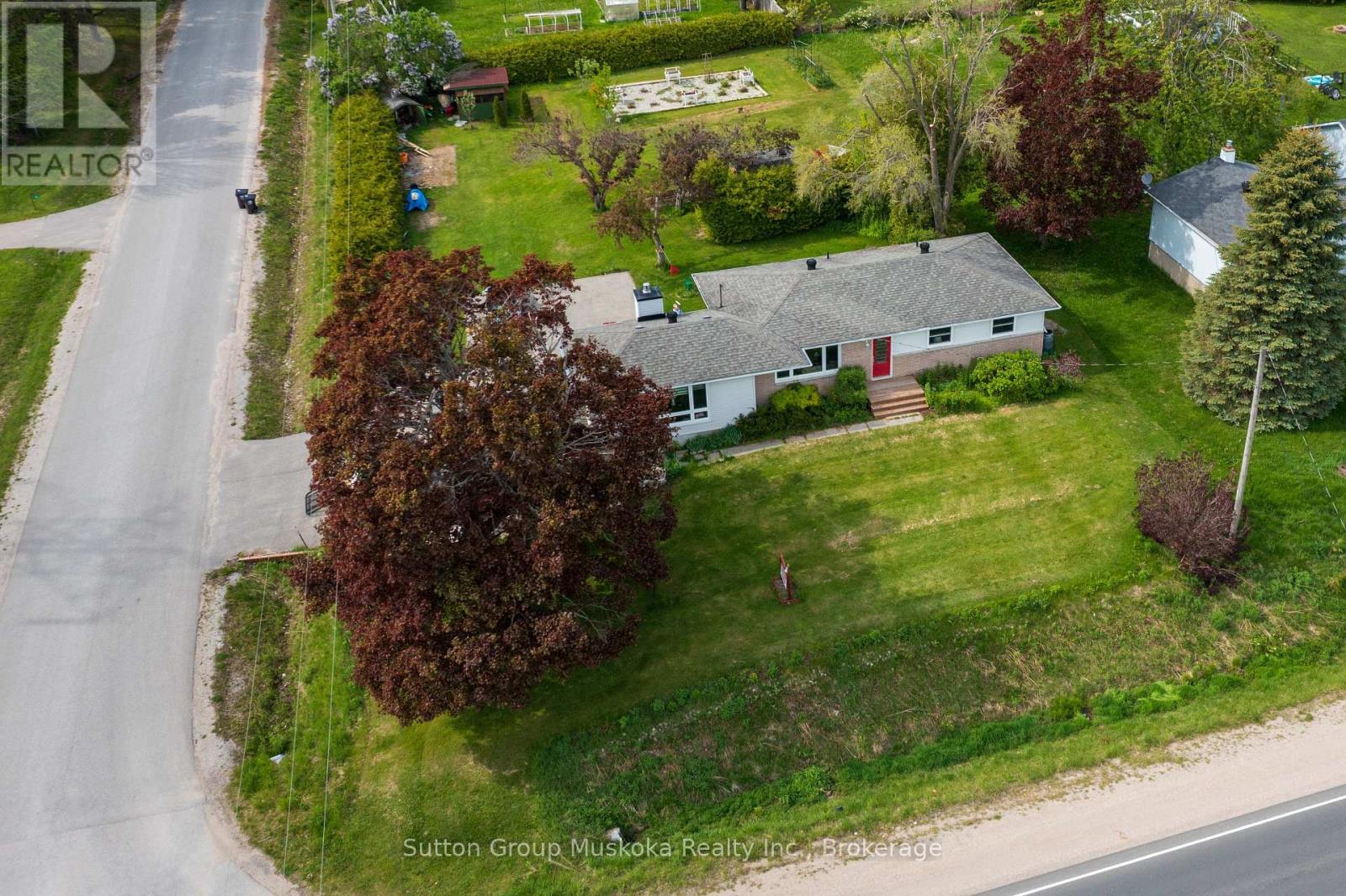 3 Edith Dr, Oro-Medonte, ON L3V 6H2