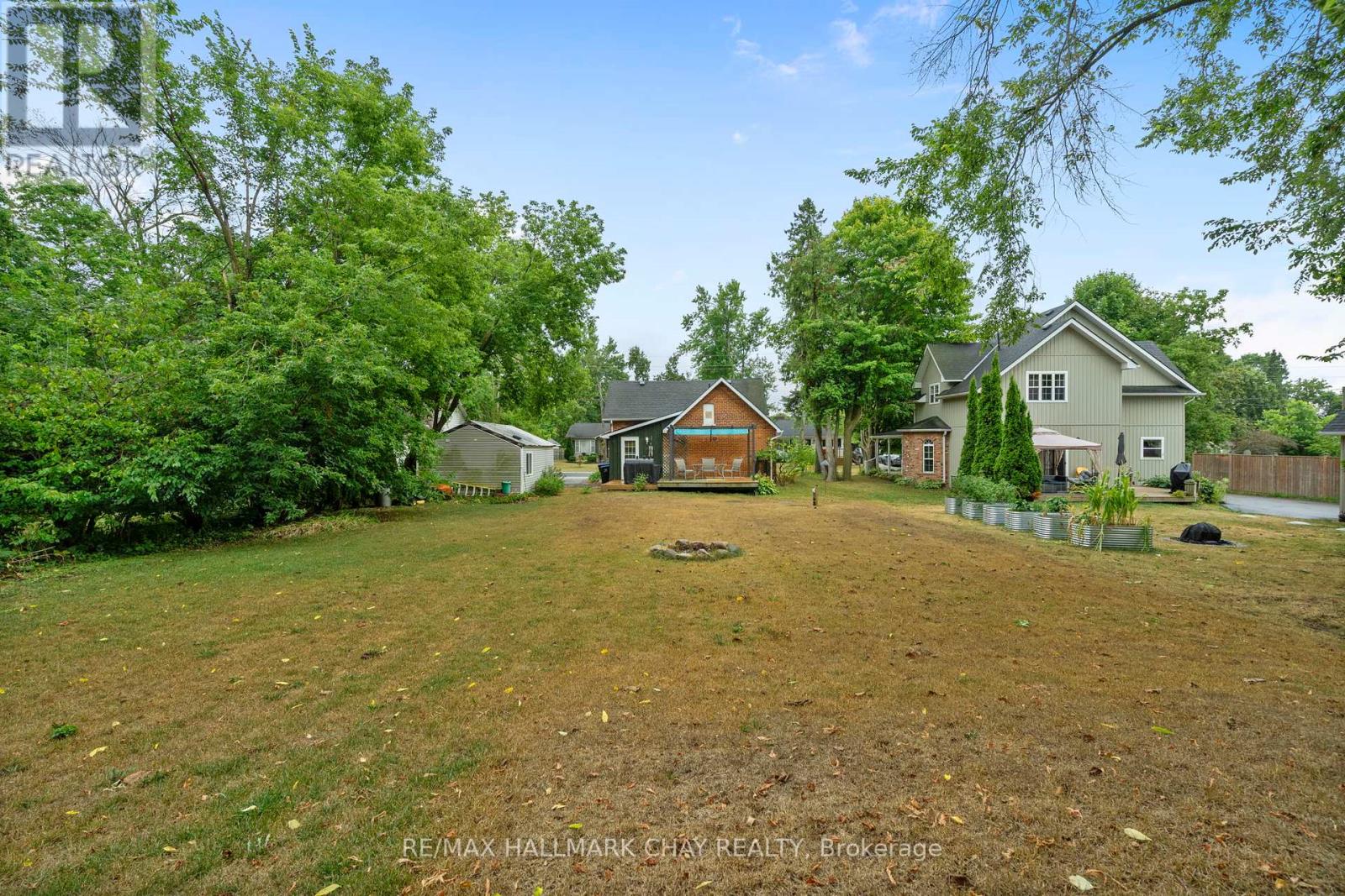2088 Victoria St, Innisfil, ON L9S 1K4