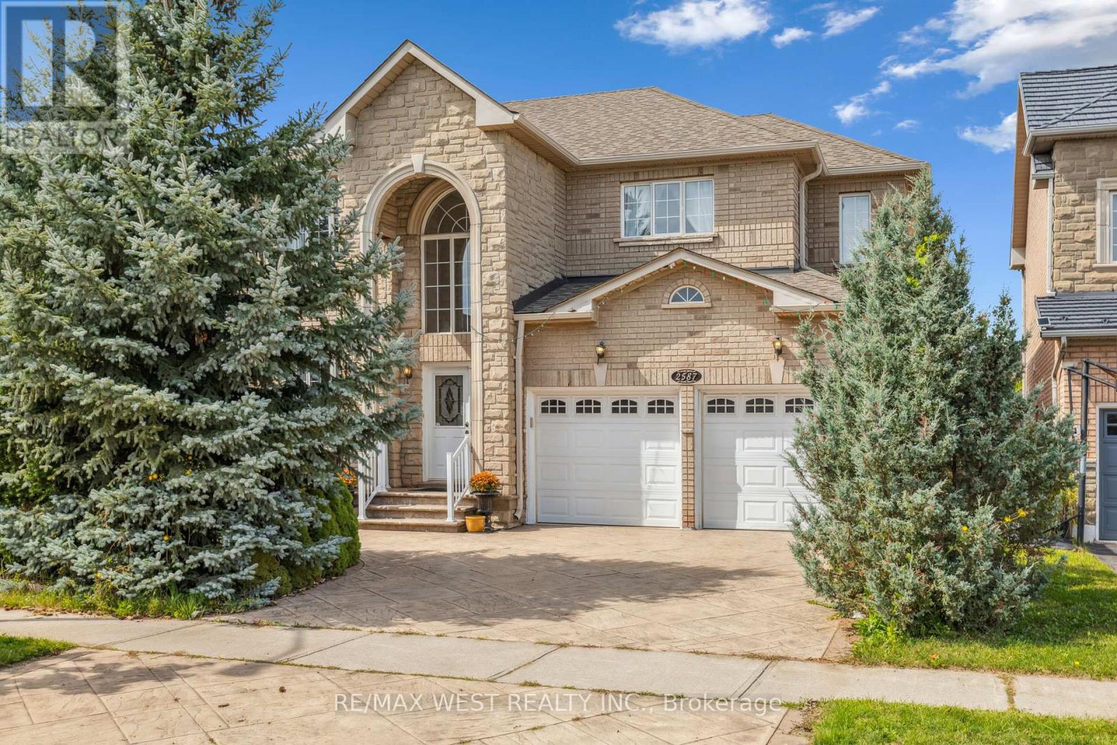 2587 N Ridge Trl, Oakville, ON L6H 7L5