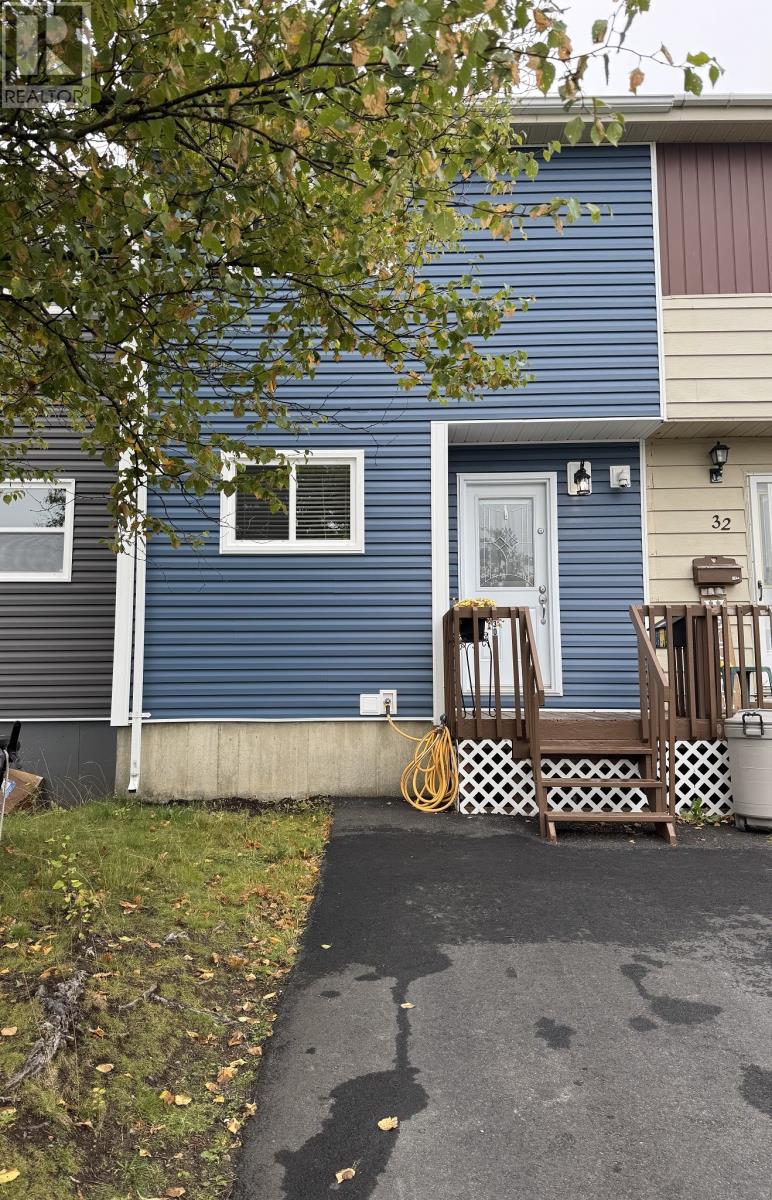 30 Wood Cres, Gander, NL A1V 2B1