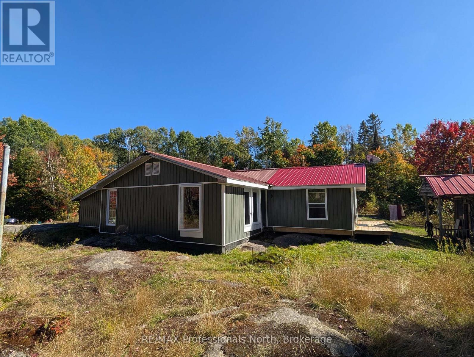 1408 Pearceley Rd, Magnetawan, ON P0A 1Z0