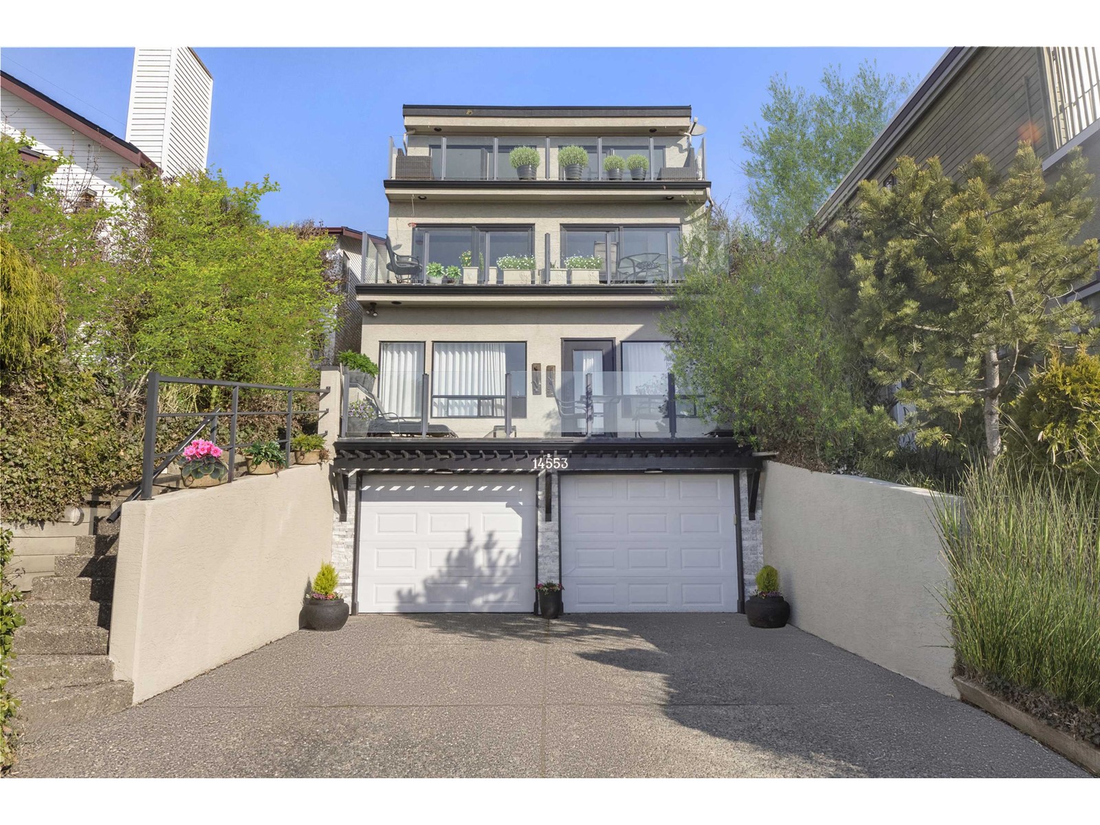 14553 Sunset Dr, White Rock, BC V4B 2V9
