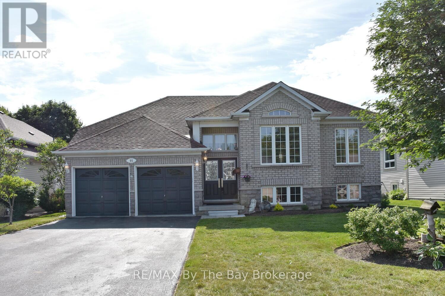 95 Royal Beech Dr, Wasaga Beach, ON L9Z 1M5