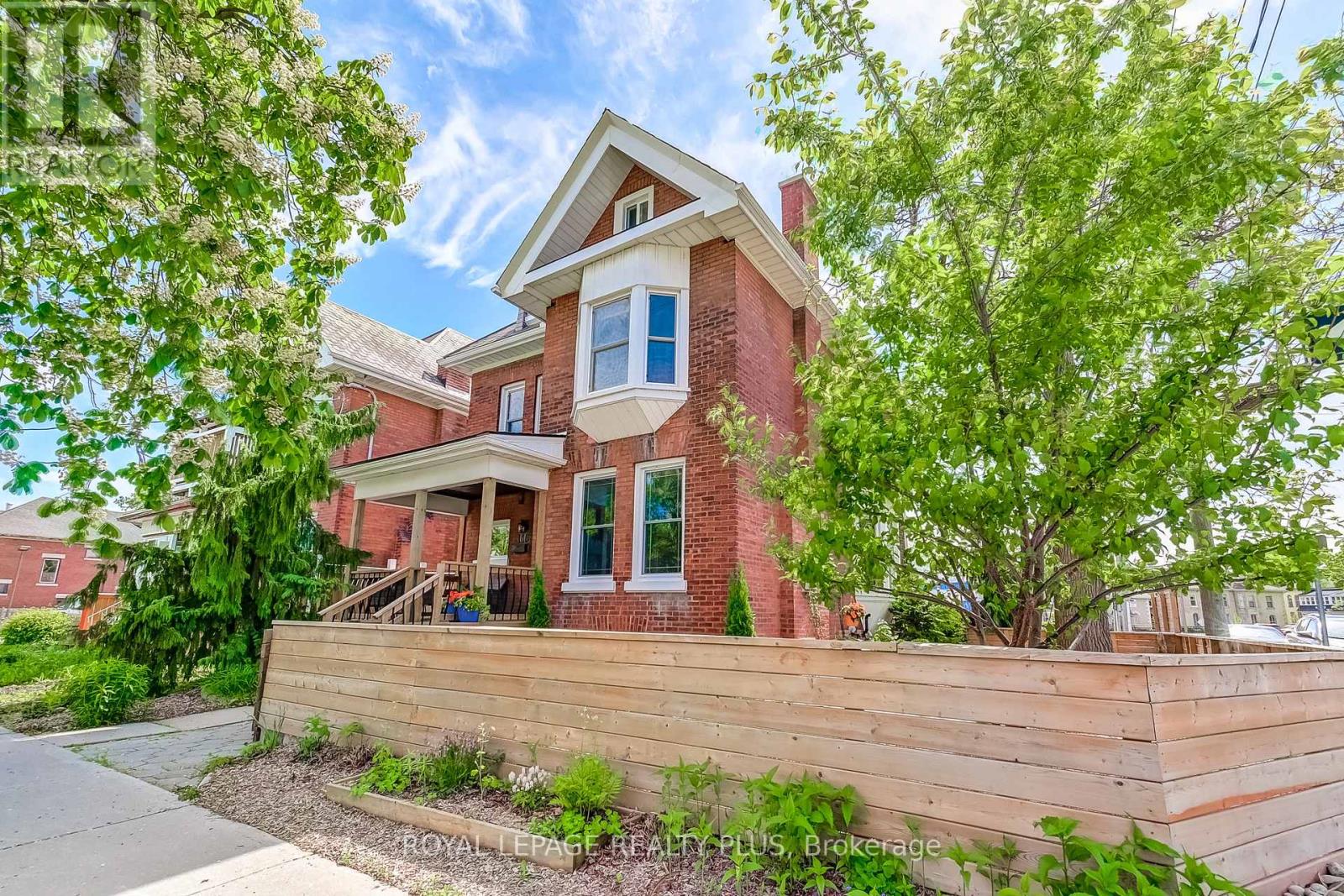 166 William St, Brantford, ON N3T 3L3